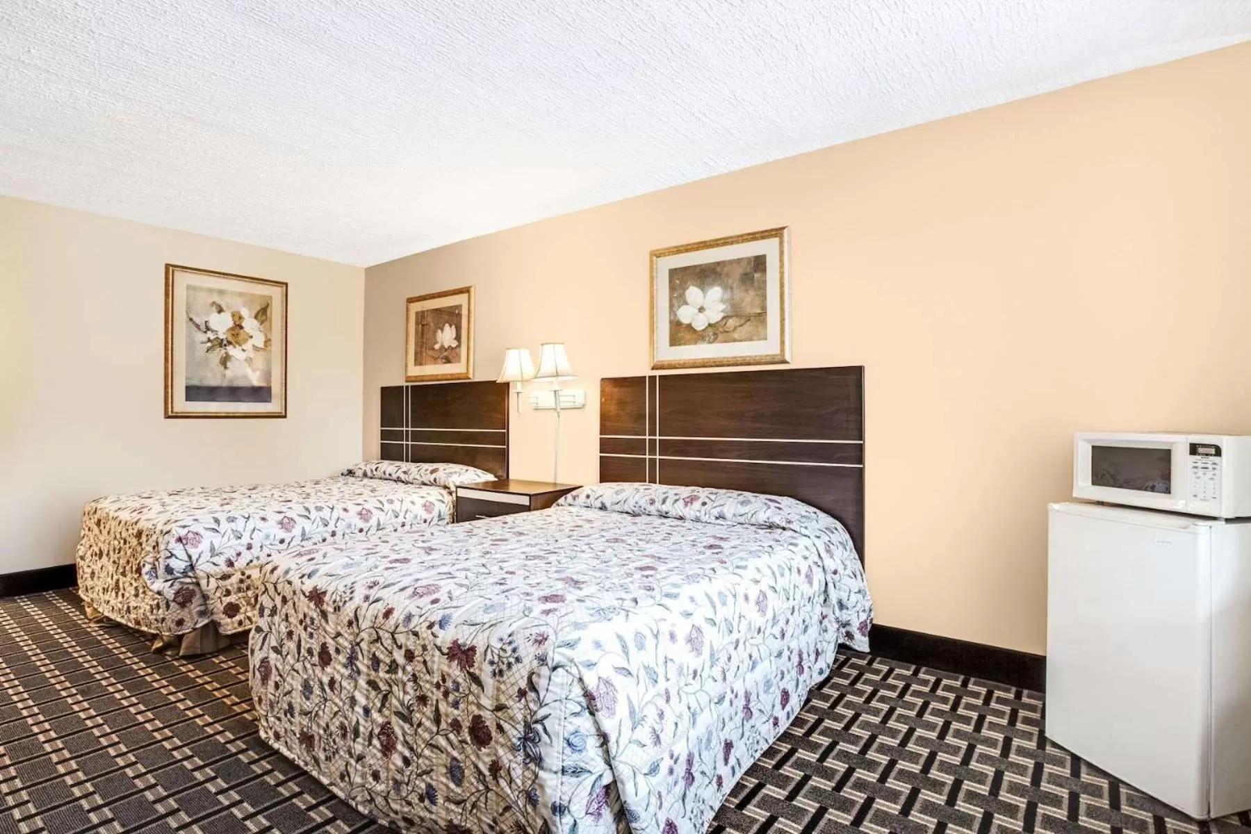 Bedroom, Bed in Knights Inn Mount Laurel