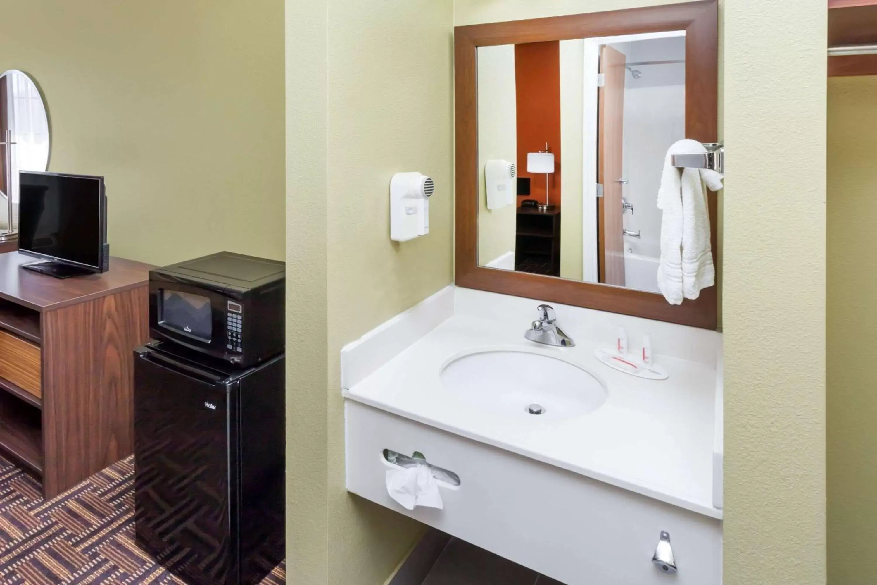 Bathroom in Super 8 by Wyndham Rochester