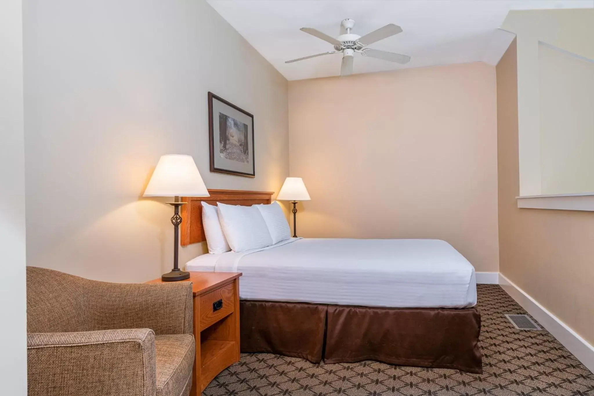 Photo of the whole room, Bed in Jackson Gore Village on Okemo Mountain