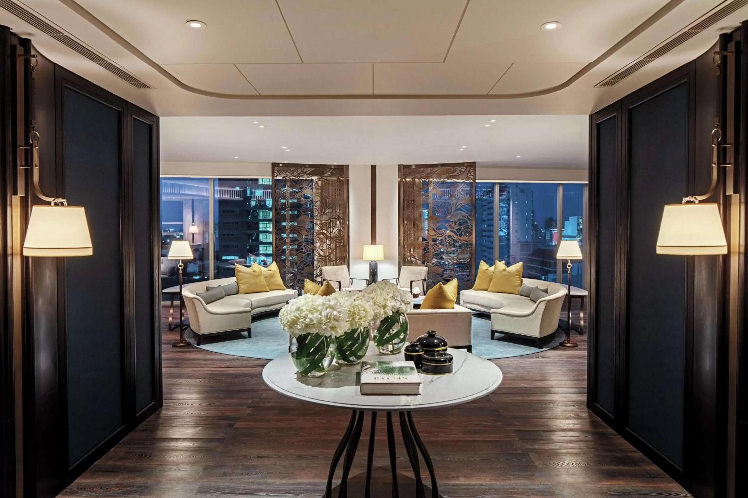 Bed in Waldorf Astoria Bangkok