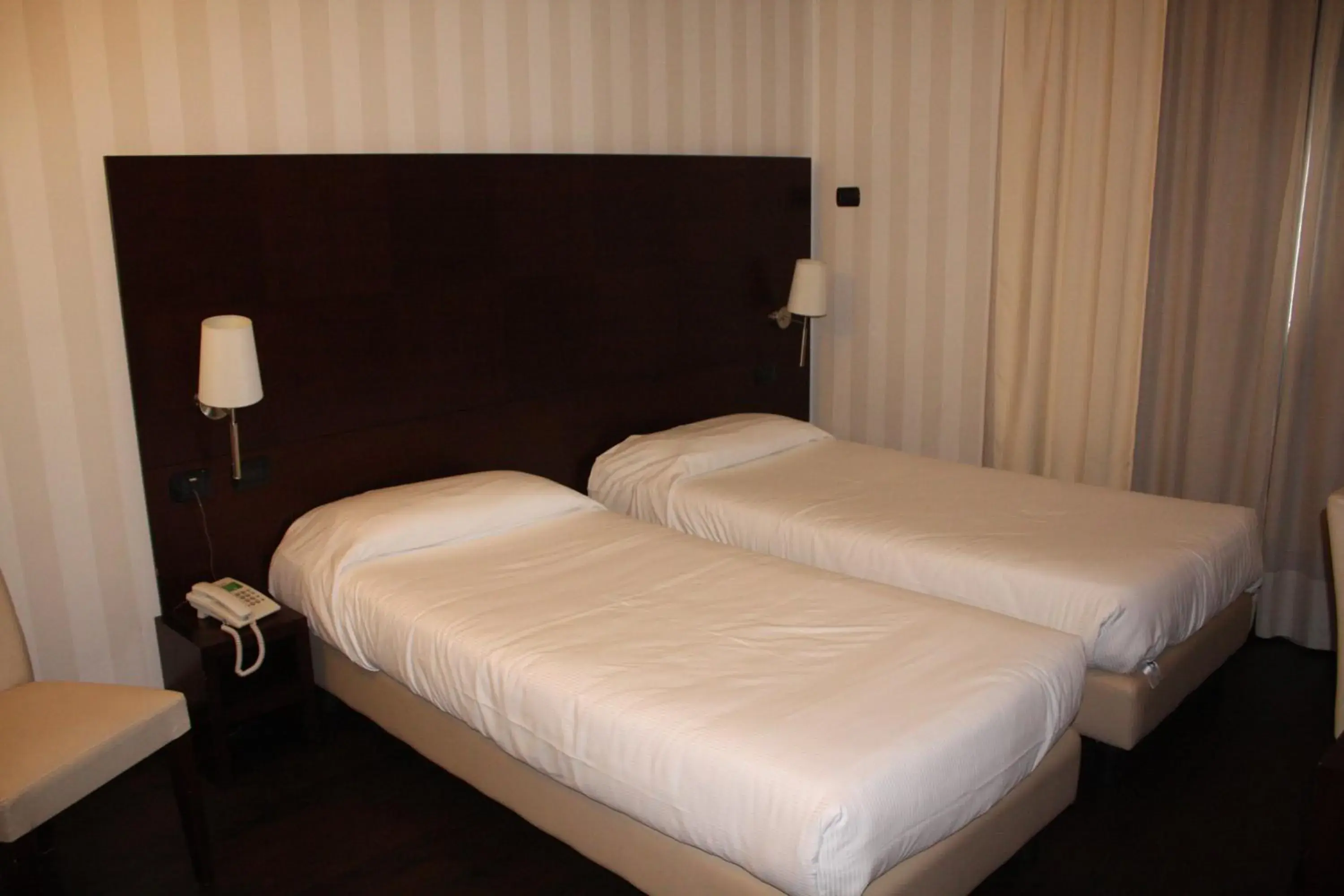 Photo of the whole room, Bed in Hotel 2C