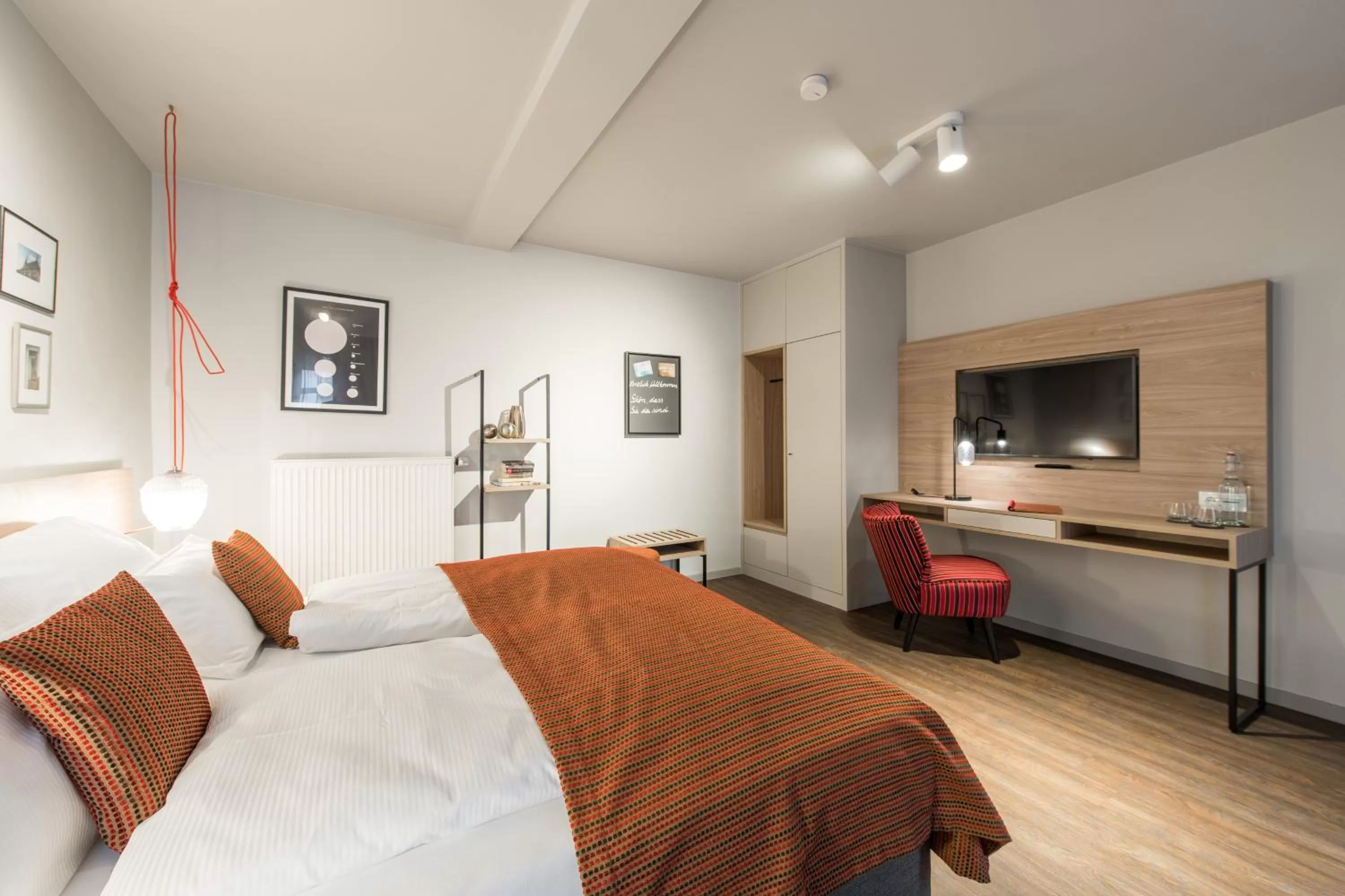 Photo of the whole room, Bed in stattHotel Weimar