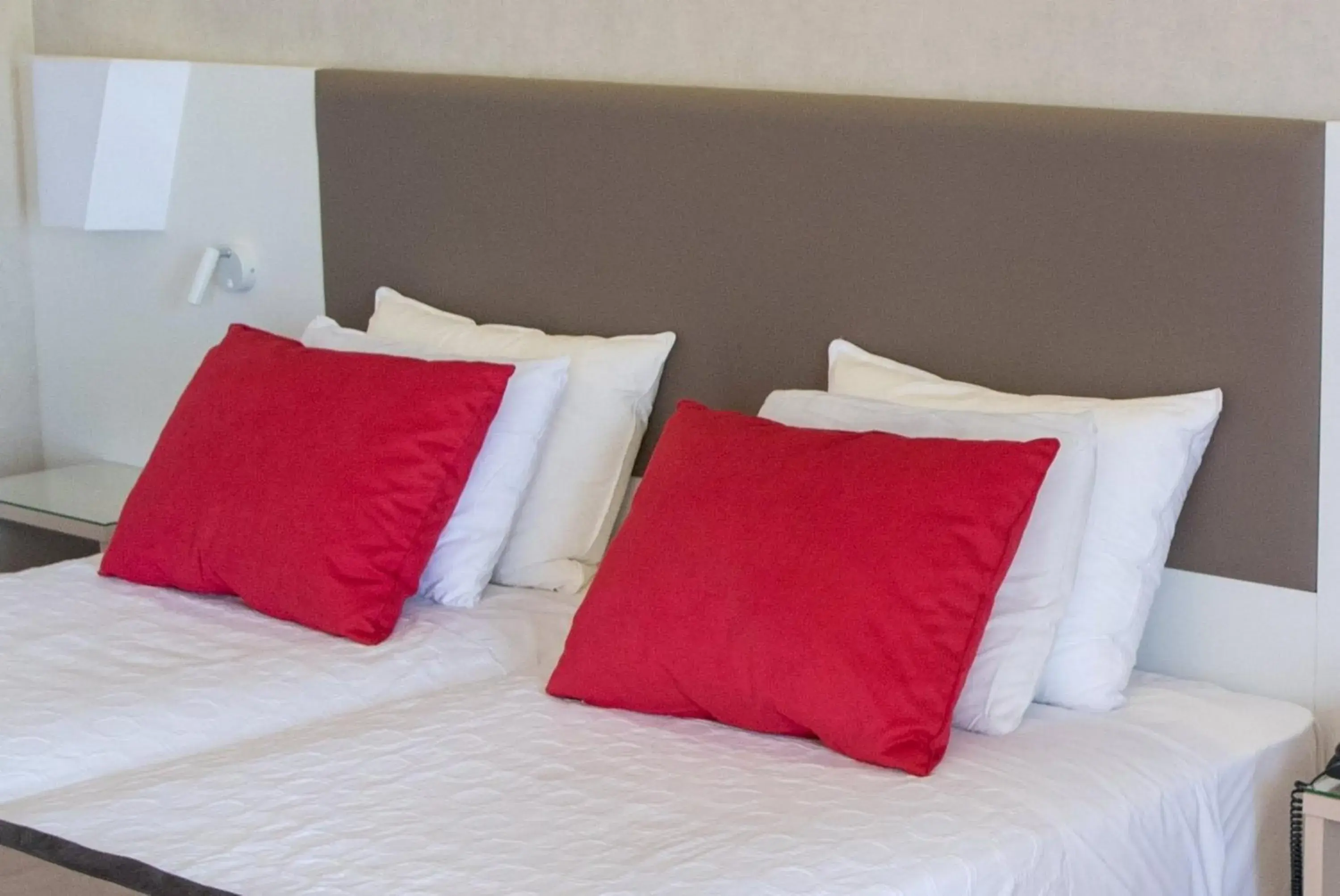 Bed in Ramada Plaza Thraki