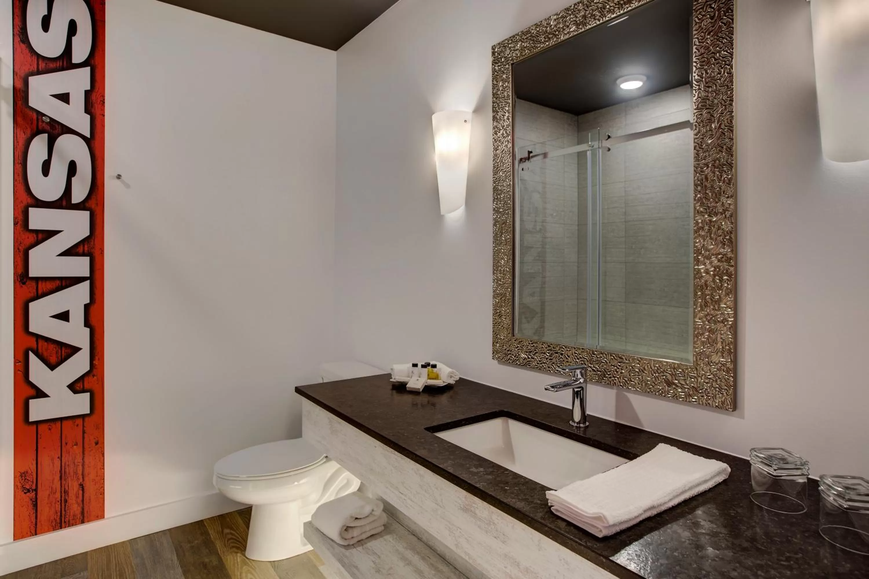 Bathroom in Hotel Historique et Manoir Route 66