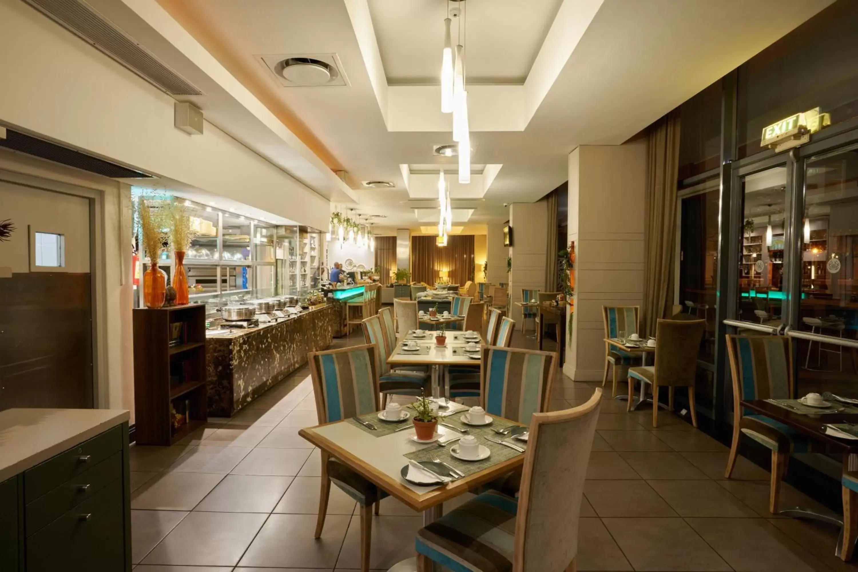 Restaurant/Places to Eat in Protea Hotel by Marriott Cape Town North Wharf