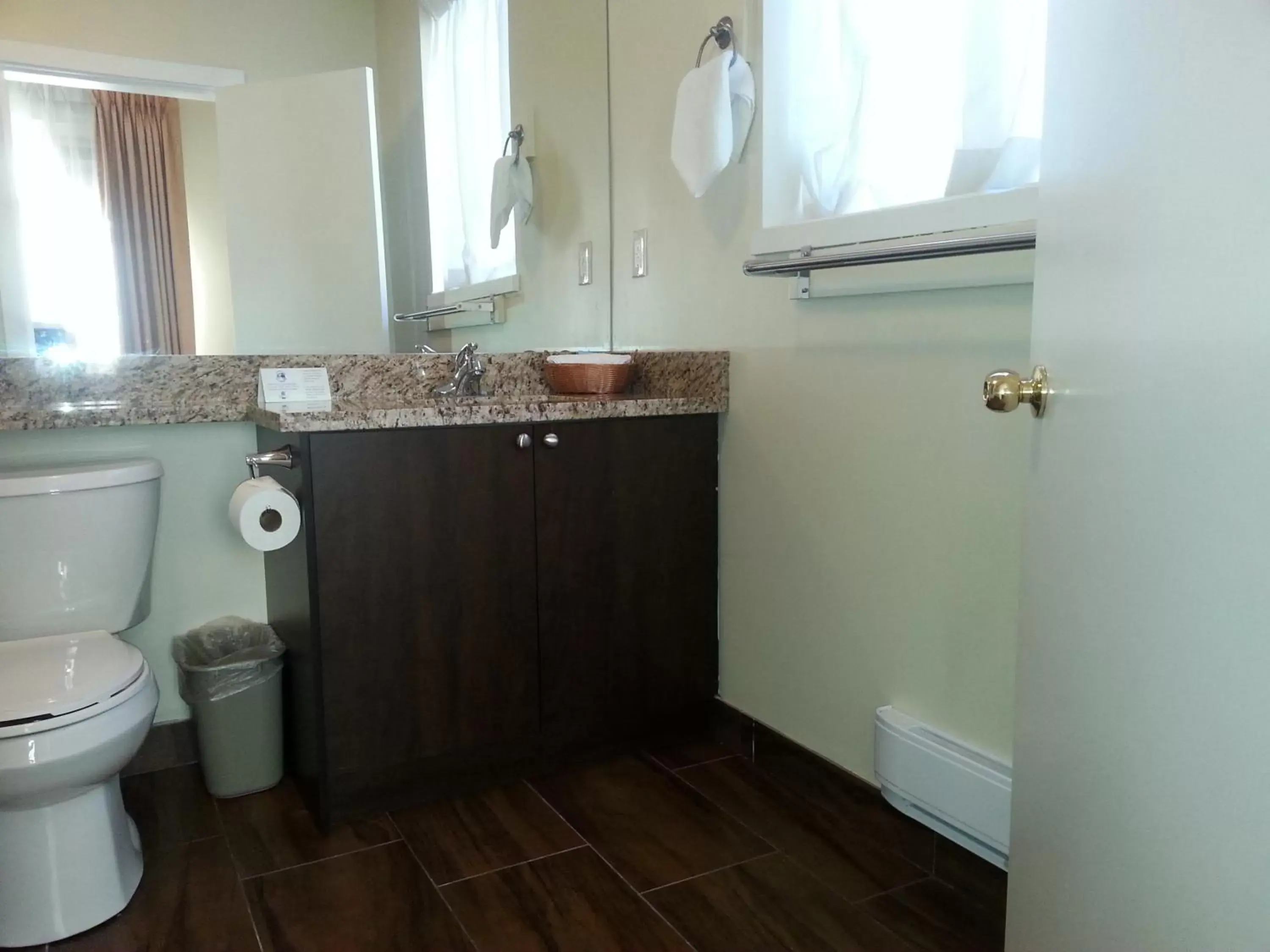 Bathroom in Barclay Hotel Bathroom in Barclay Hotel