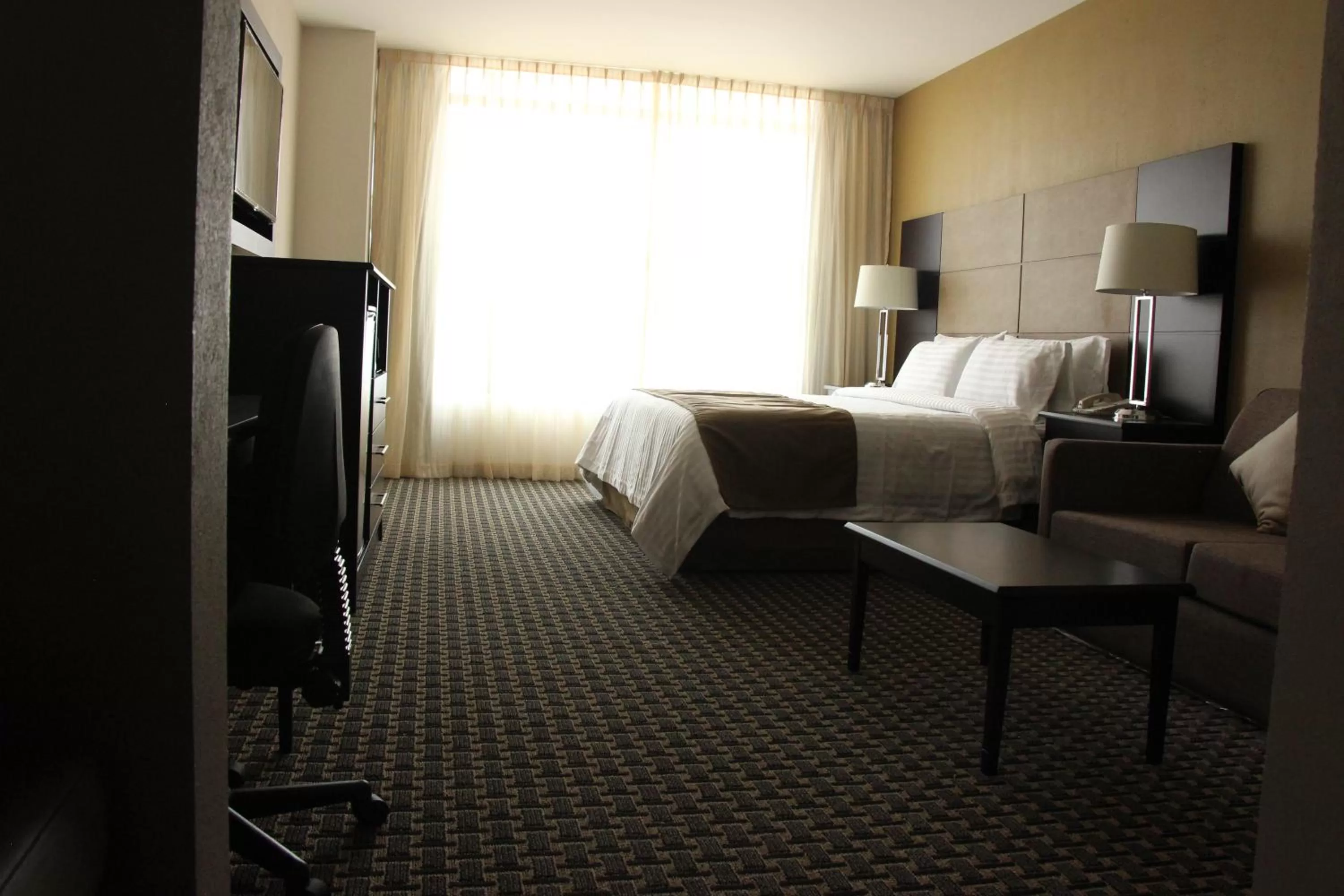 Photo of the whole room, Bed in Holiday Inn Mexico Santa Fe by IHG