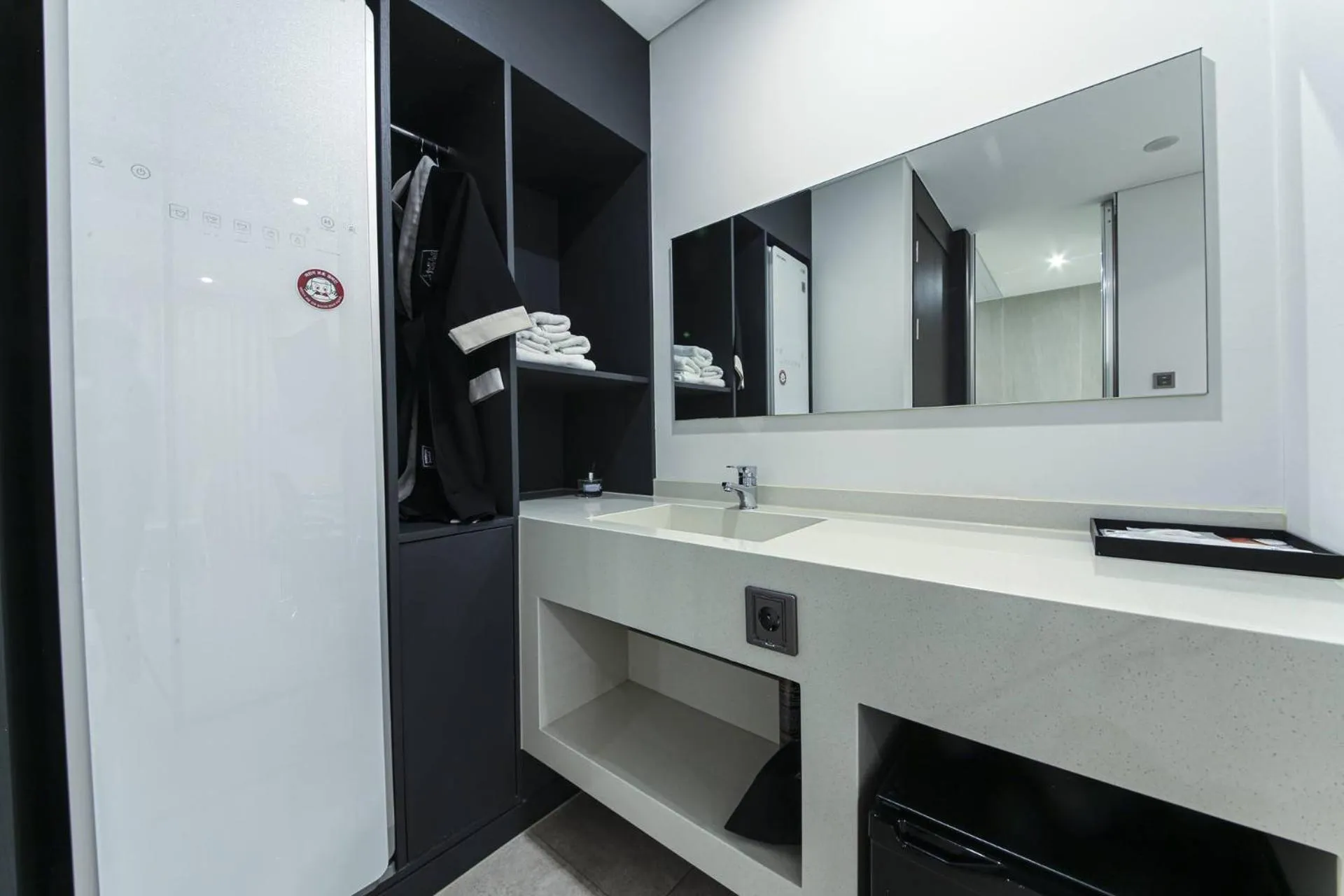 Property building, Bathroom in Zam101Hotel