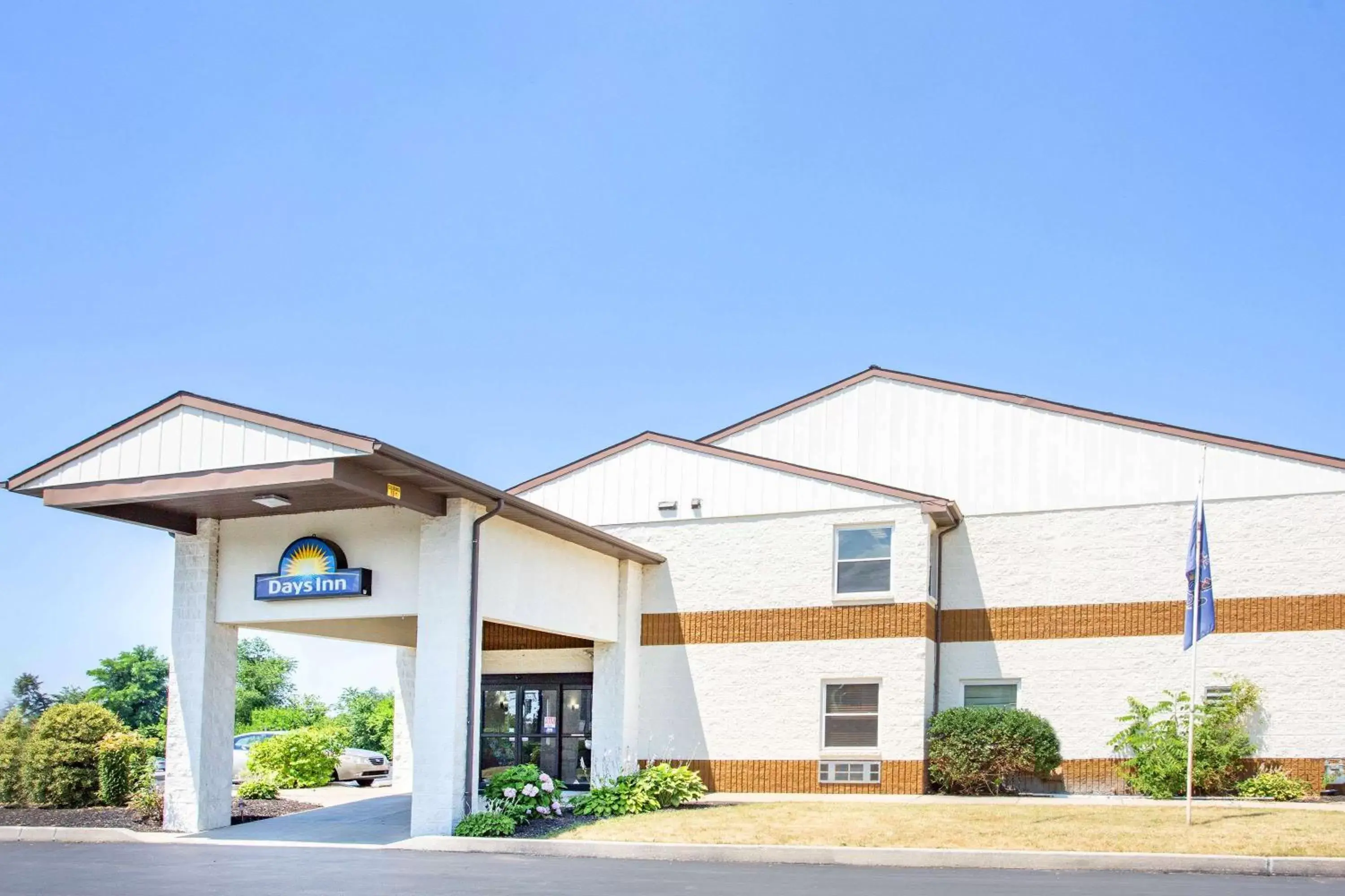 Property Building in Days Inn by Wyndham Lancaster PA Dutch Country