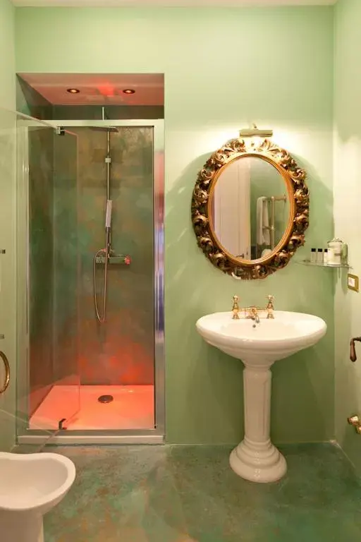 Bathroom in Relais Montemaggiore