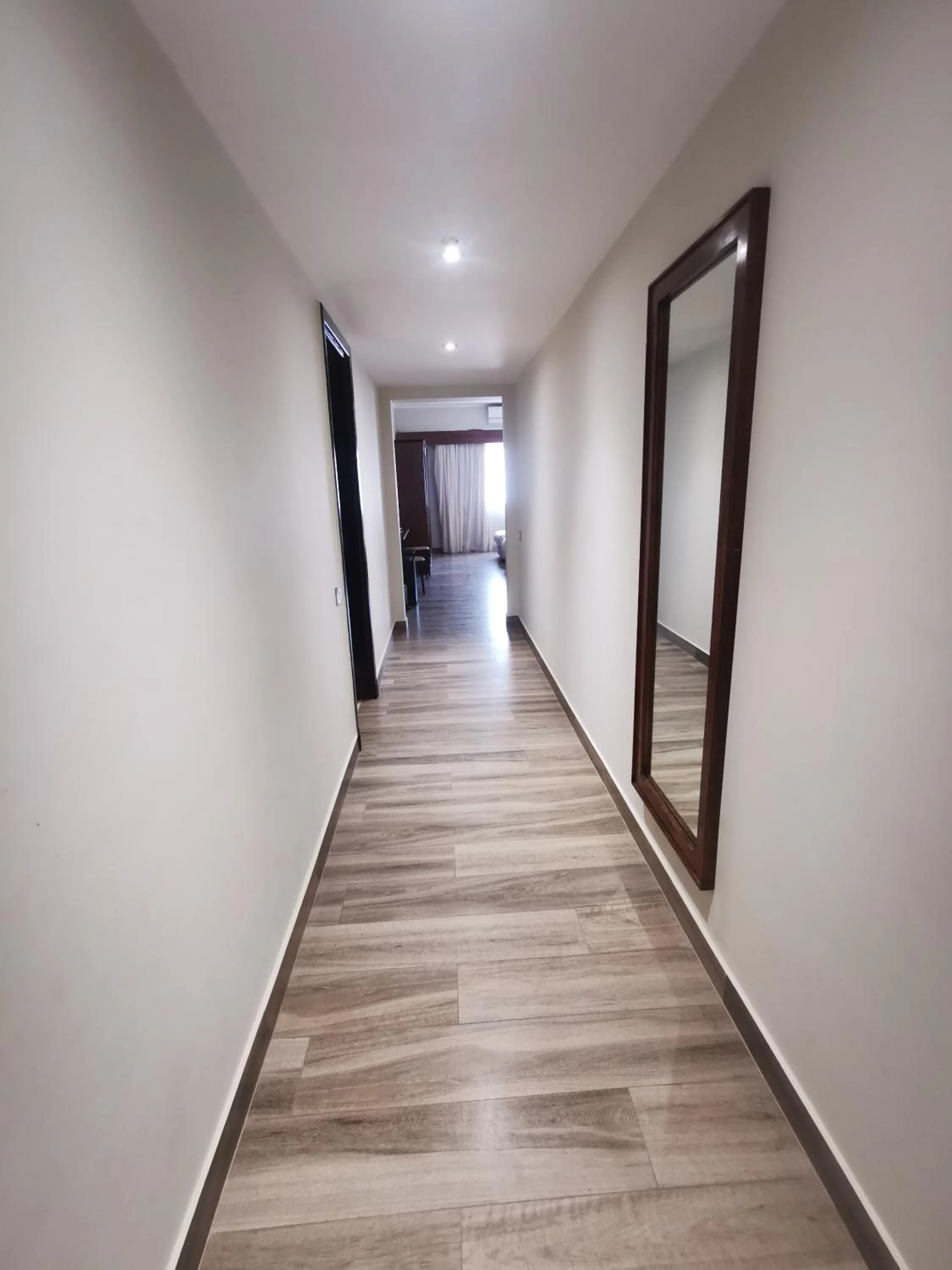 Family in Green Plaza Inn '''Business &Families Only'''