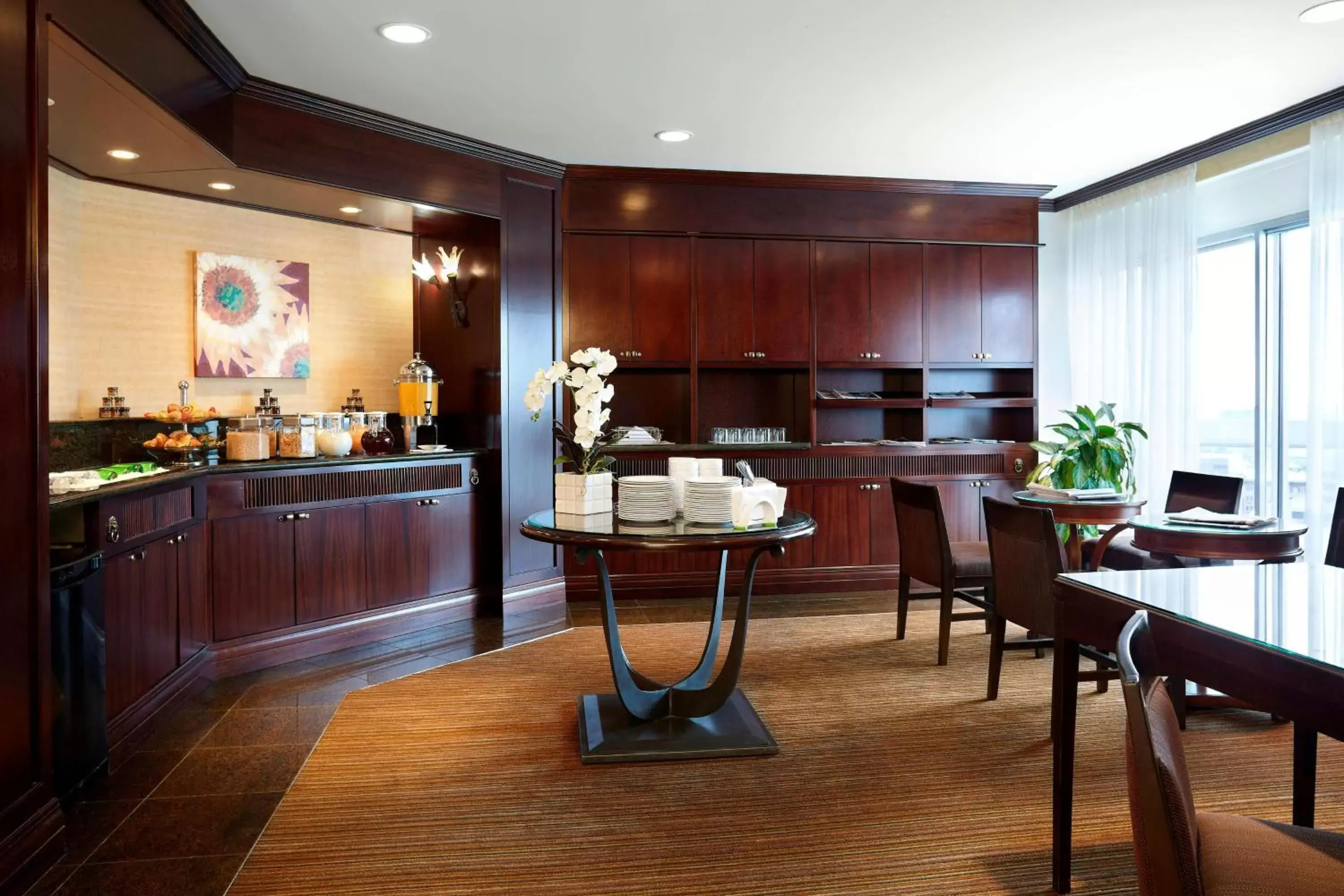 Lounge or bar, Restaurant/Places to Eat in Delta Hotels by Marriott Montreal