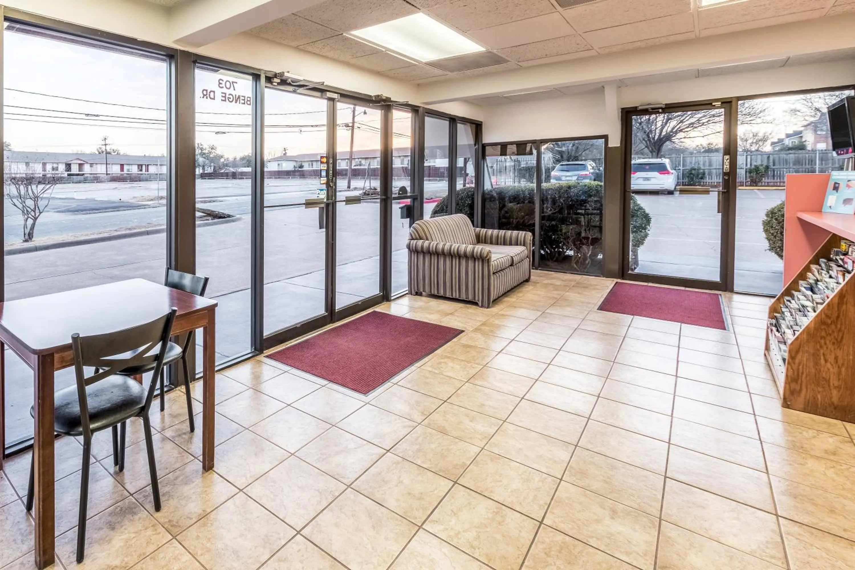 Lobby or reception in Motel 6-Arlington, TX - UTA