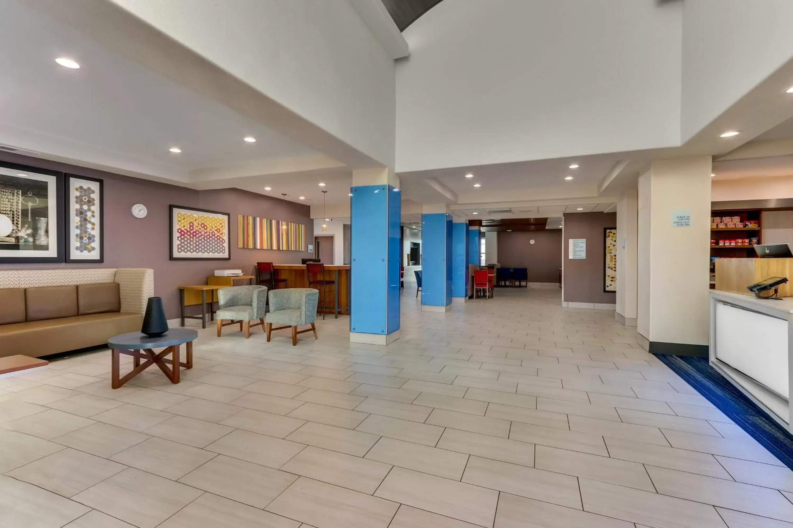 Property building, Lobby/Reception in Holiday Inn Express Lake Worth NW Loop 820, an IHG Hotel