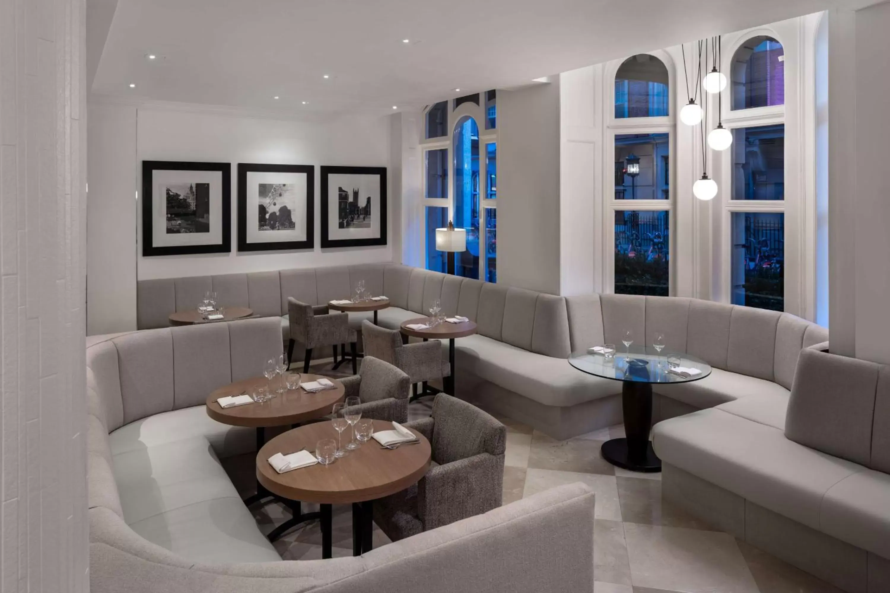 Restaurant/Places to Eat in Radisson Blu Edwardian Kenilworth Hotel, London