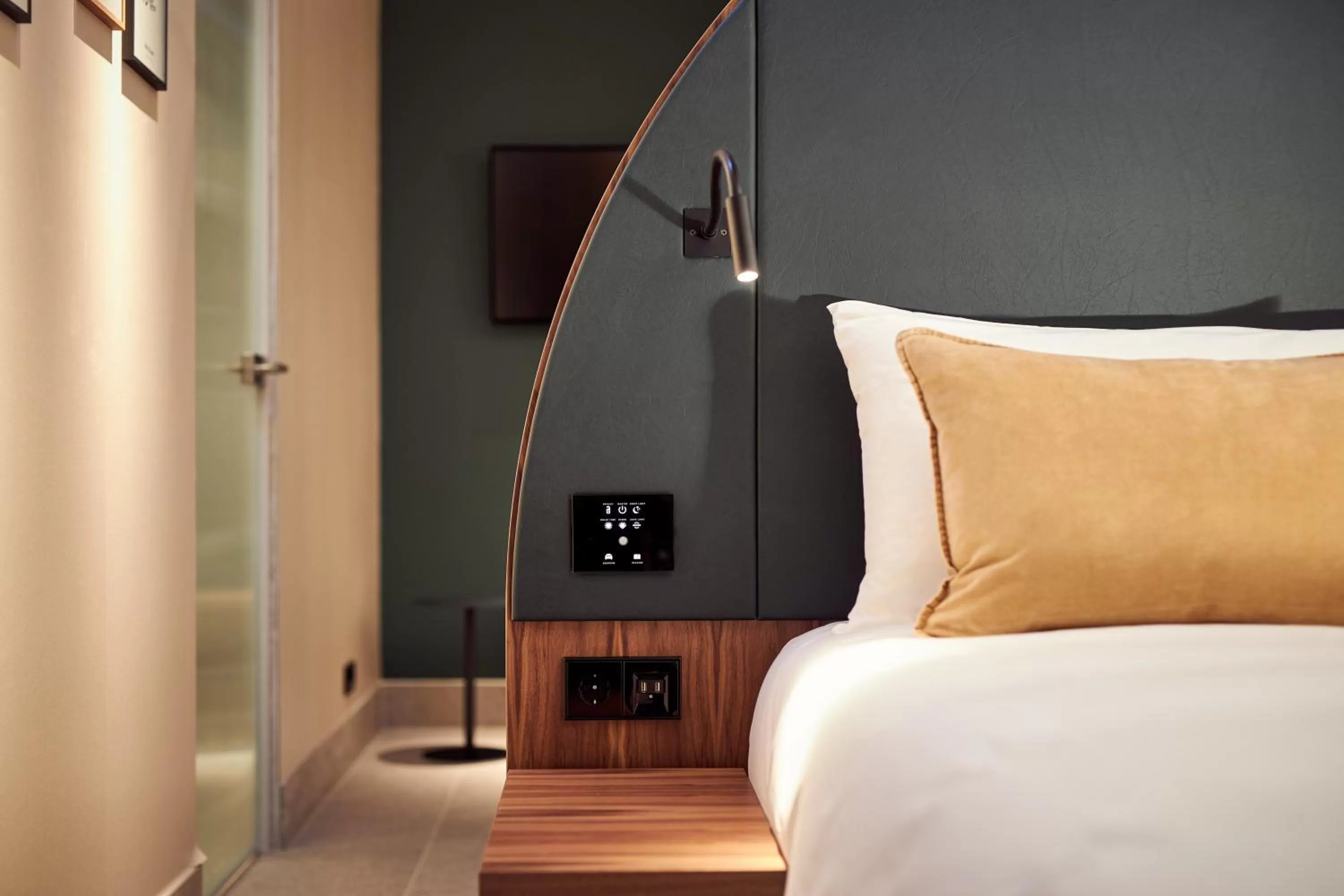 Decorative detail, Bed in Met Hotel Amsterdam