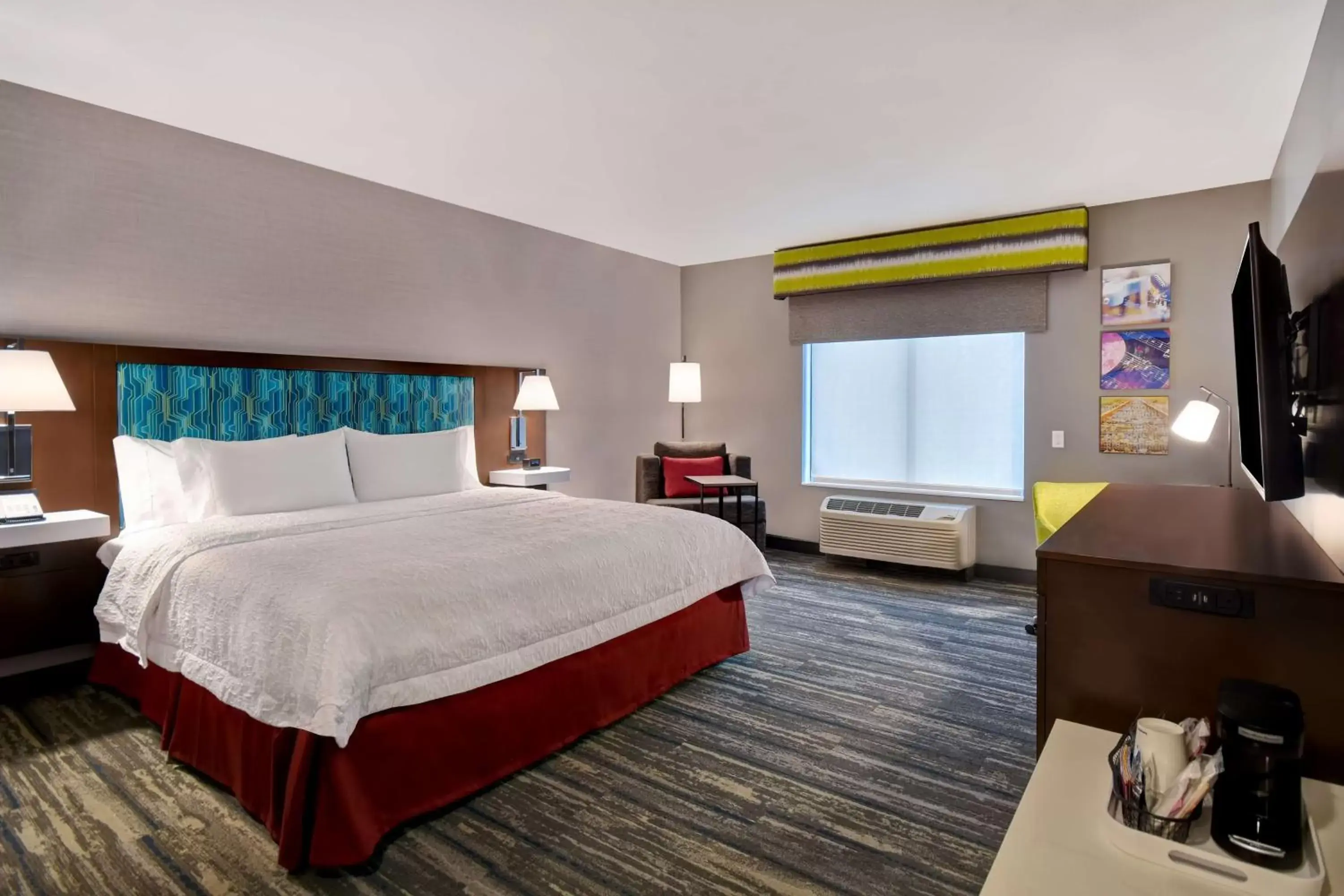 King Room with Roll-in Shower - Disability Accessible/Non-Smoking in Hampton Inn Pleasant View King Room with Roll-in Shower - Disability Accessible/Non-Smoking in Hampton Inn Pleasant View