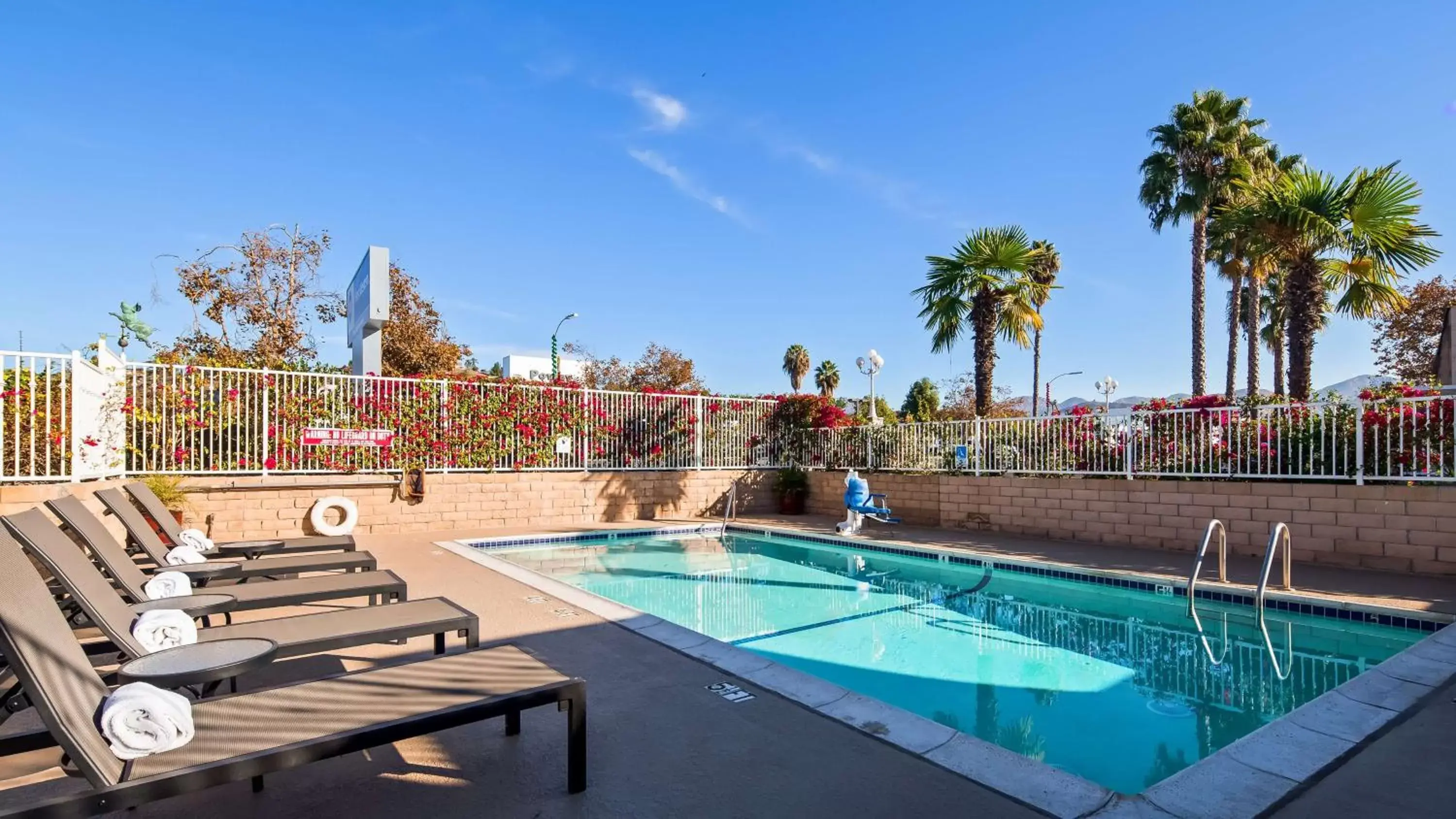 On site, Swimming Pool in Best Western Poway/San Diego Hotel