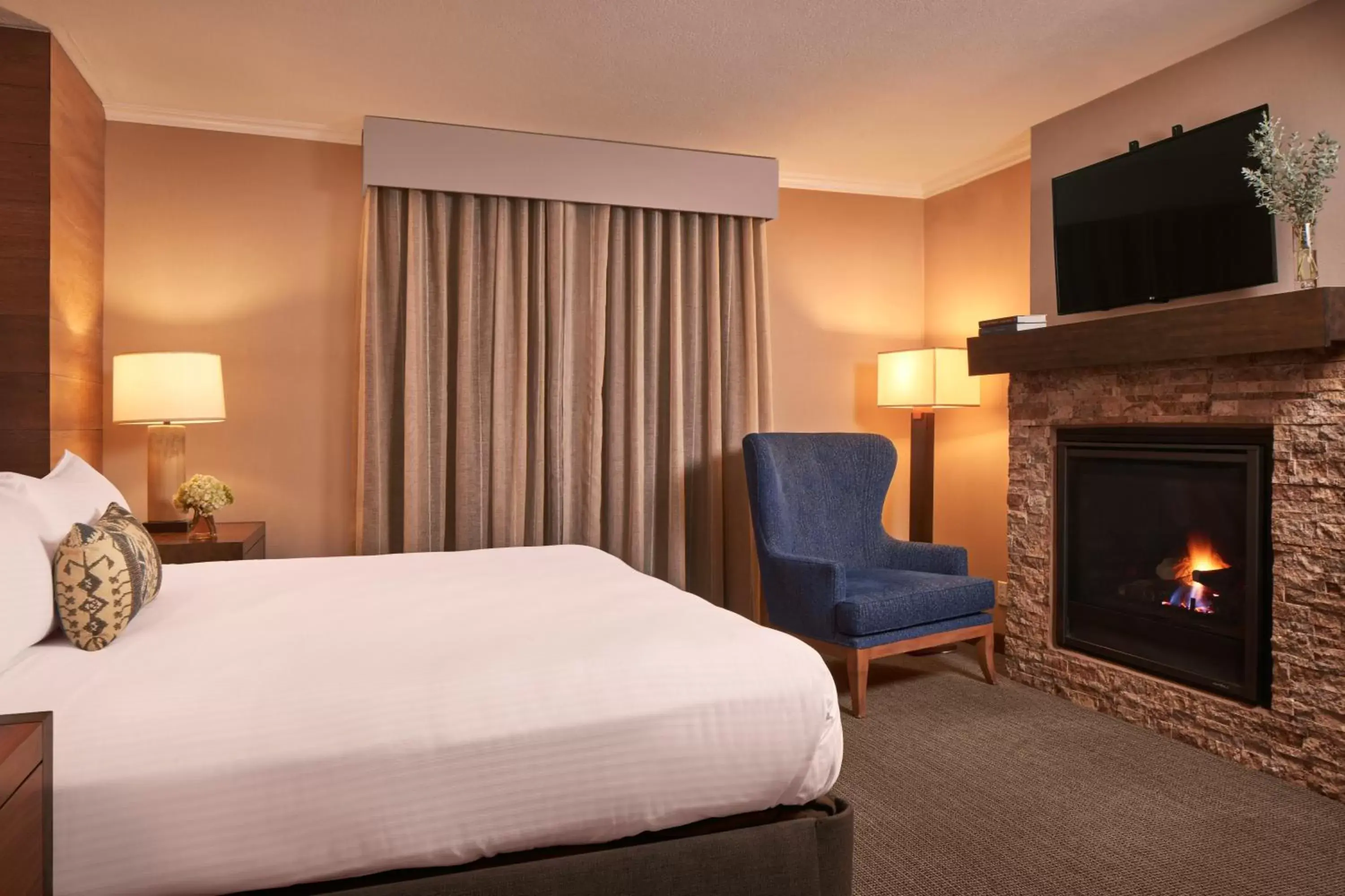 Photo of the whole room, Bed in Lake Tahoe Resort Hotel