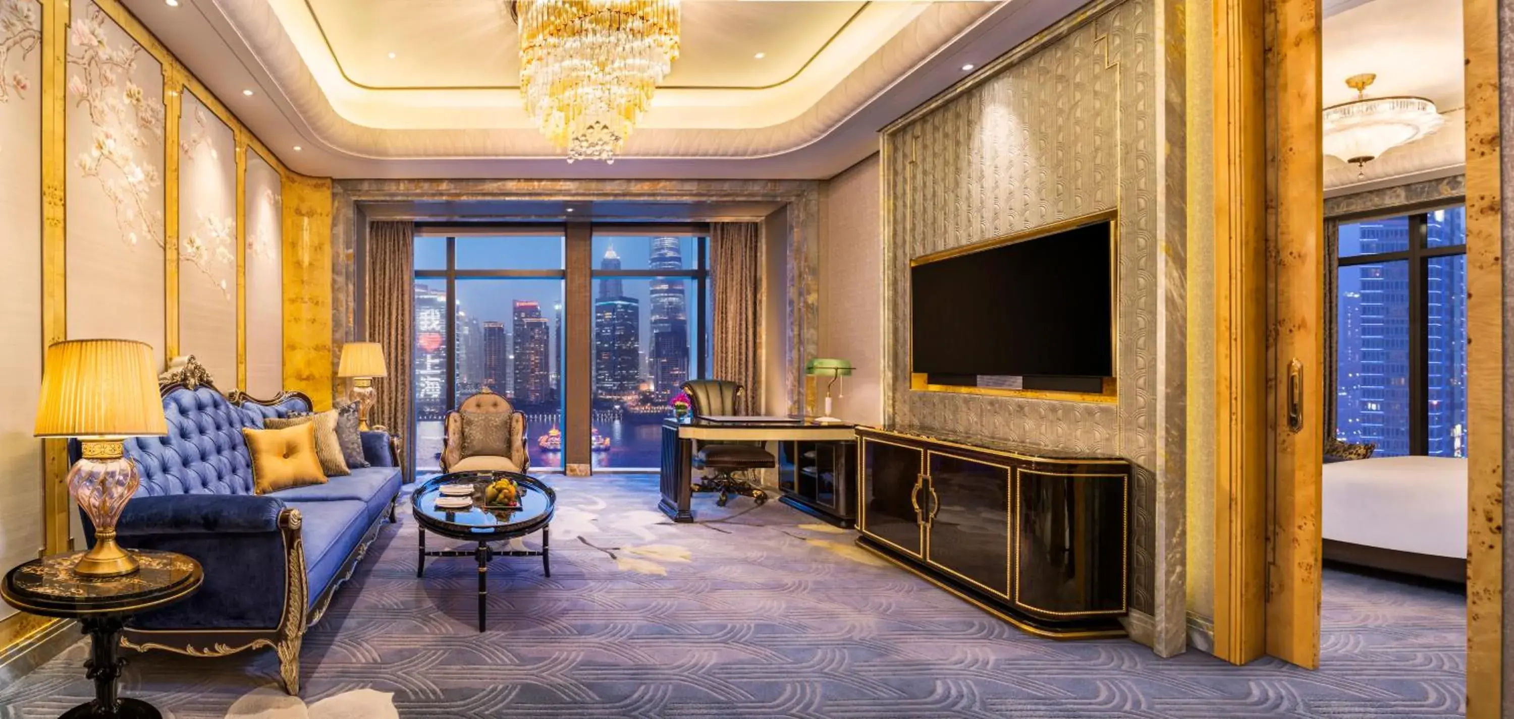 Living room, Lounge/Bar in Wanda Reign on the Bund