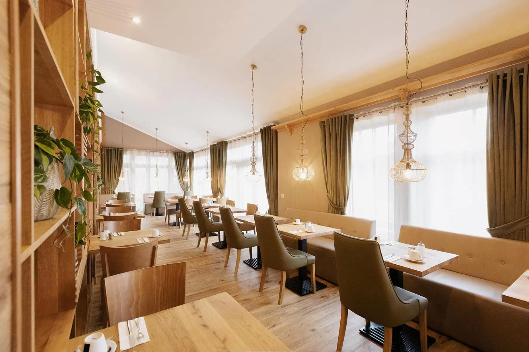 Restaurant/places to eat in Hotel Ahornhof