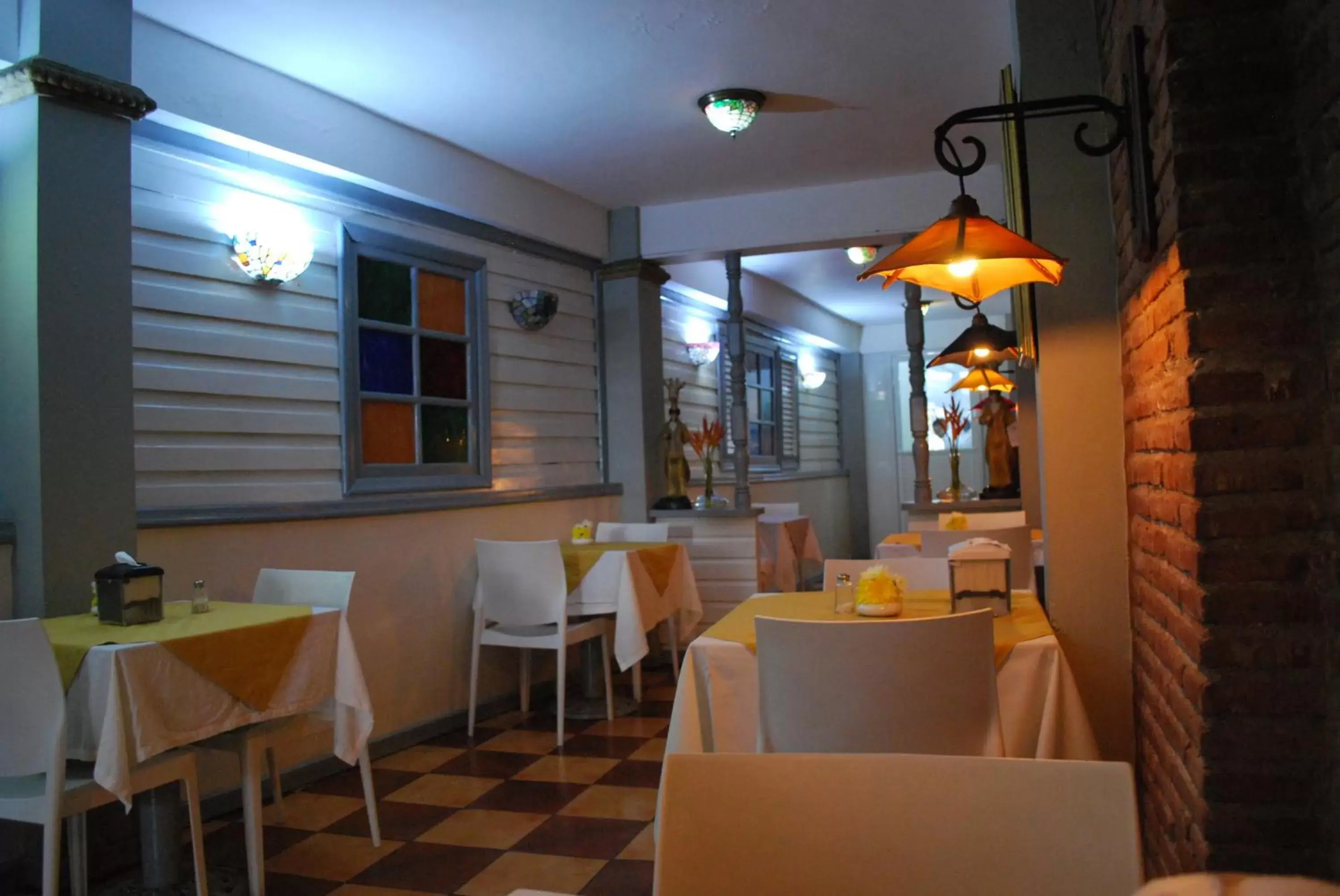 Restaurant/places to eat in Platino Hotel & Casino Restaurant/places to eat in Platino Hotel & Casino