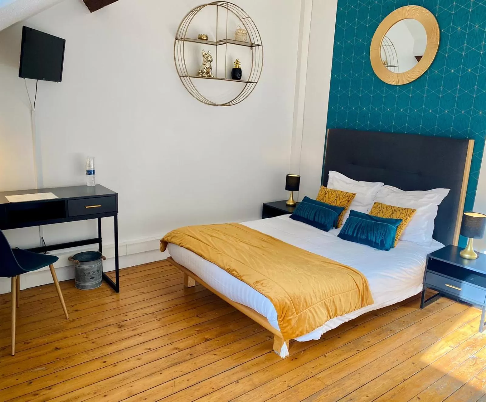 Photo of the whole room, Bed in Logis Hotel La Tourelle du Beffroi