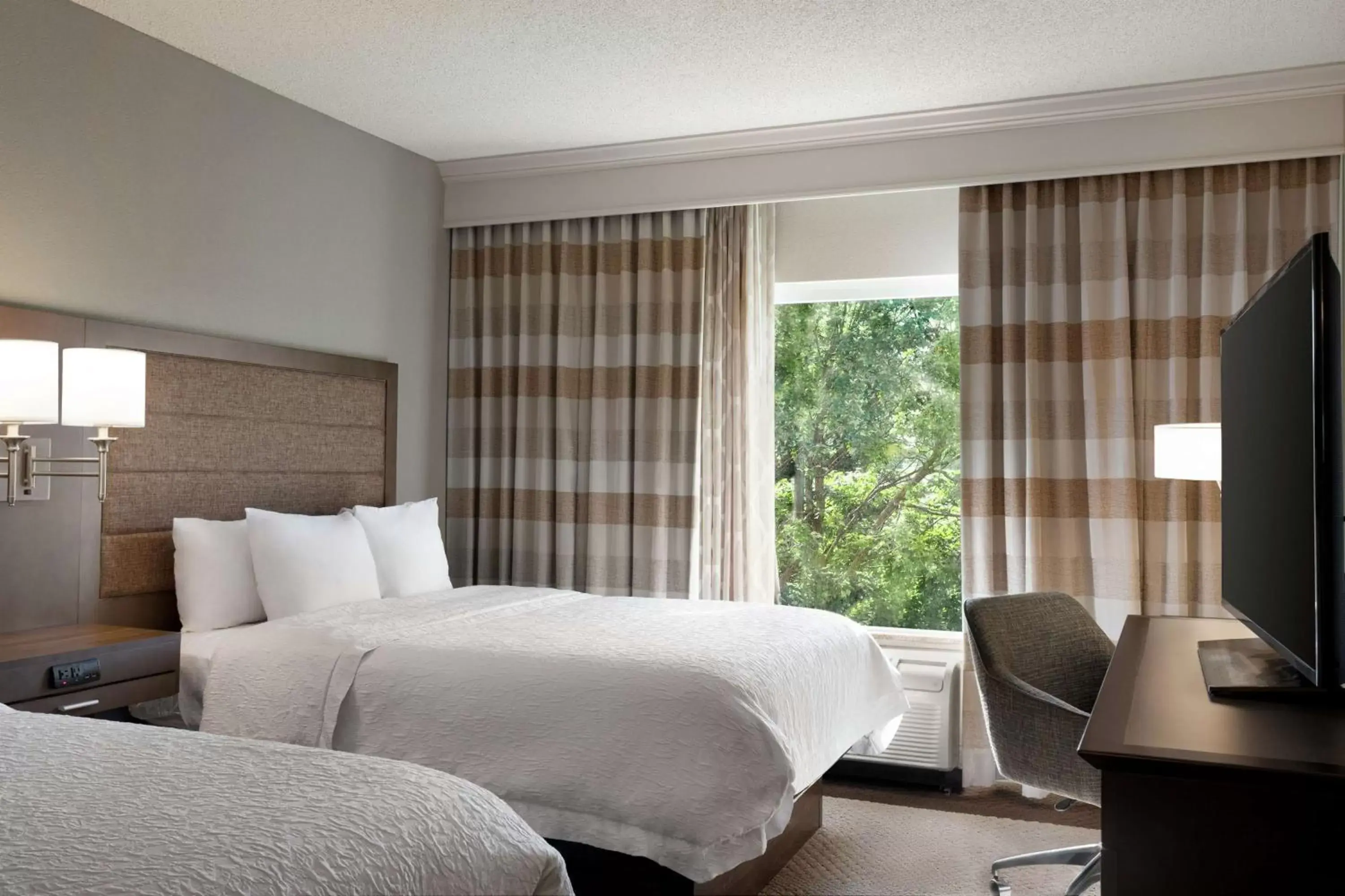 Bed in Hampton Inn & Suites Montgomery-EastChase