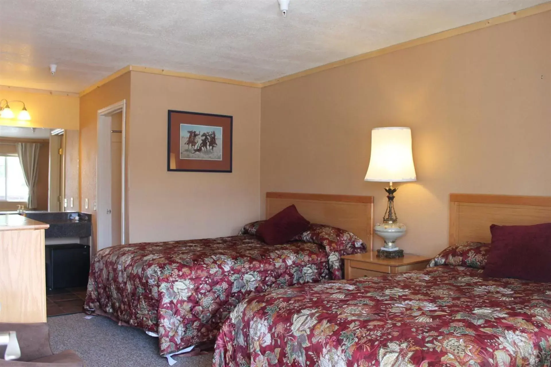 Double Room with Two Double Beds in Whitney Portal Hotel And Hostel