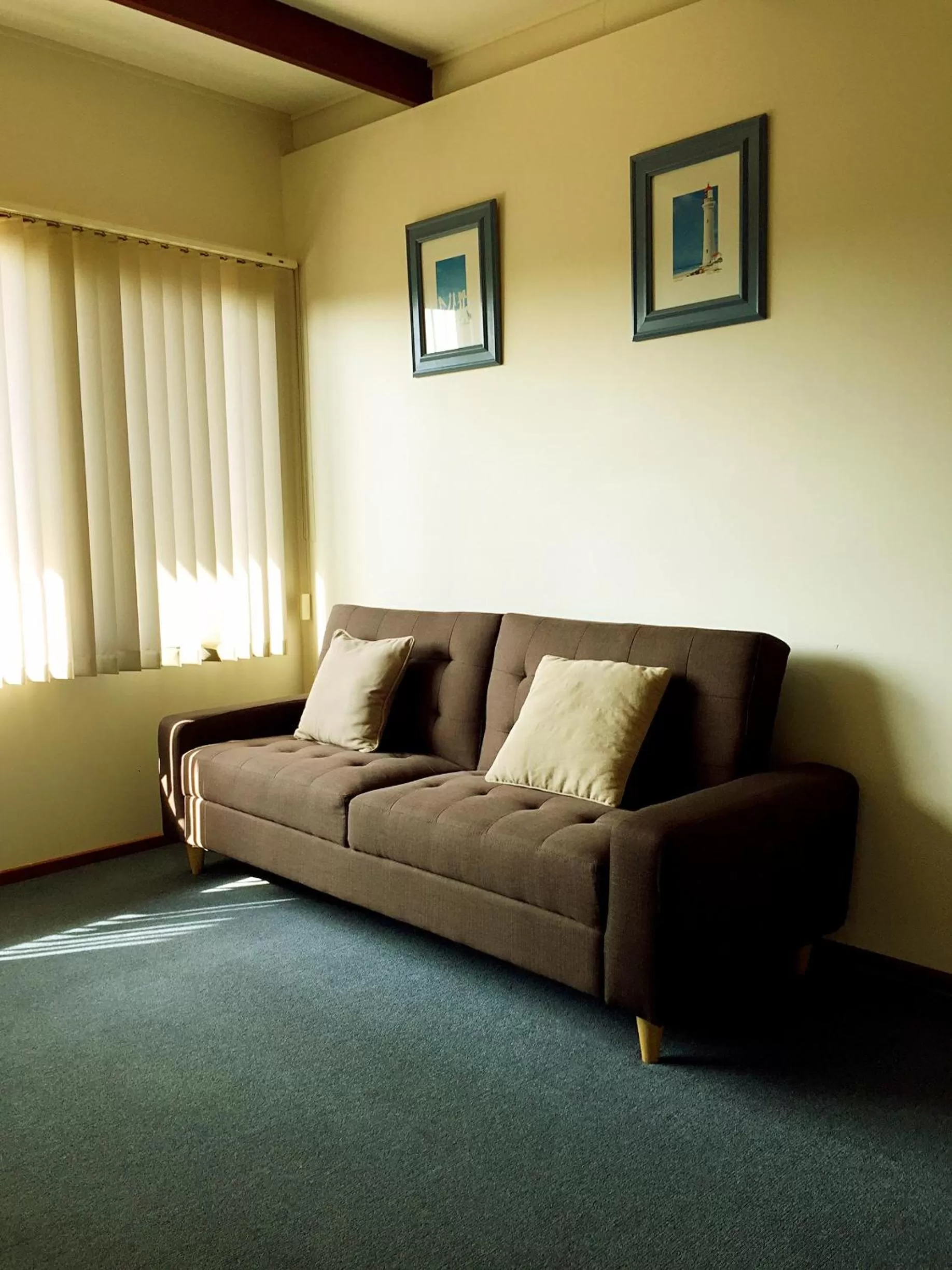 Seating area in Admiral Motor Inn