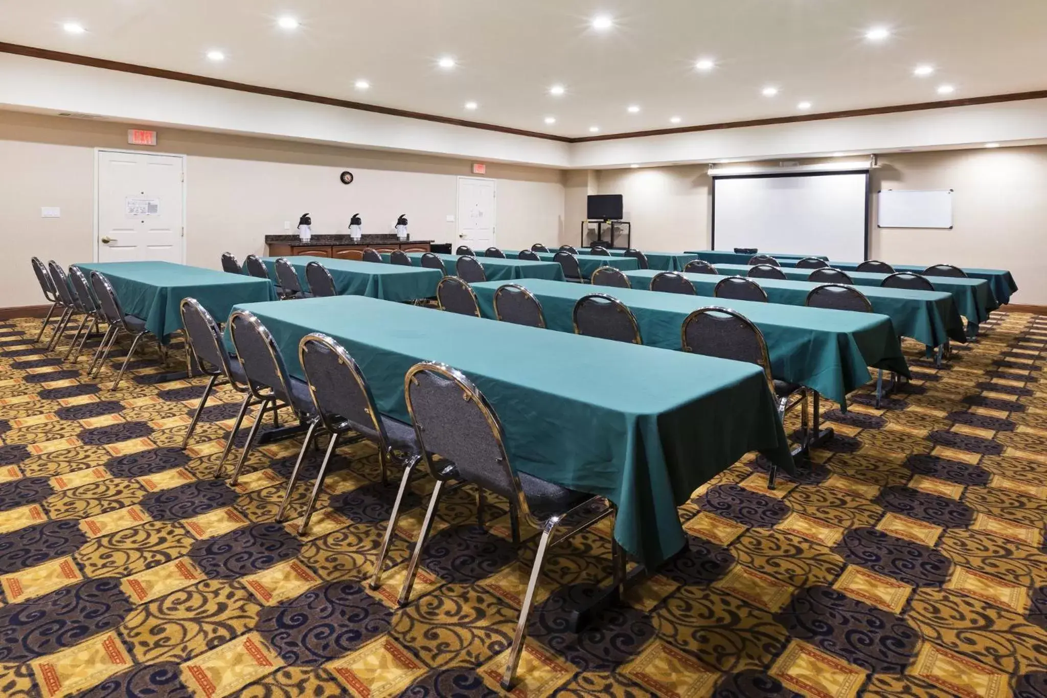 Meeting/conference room in Holiday Inn Express Hotel & Suites Kilgore North, an IHG Hotel