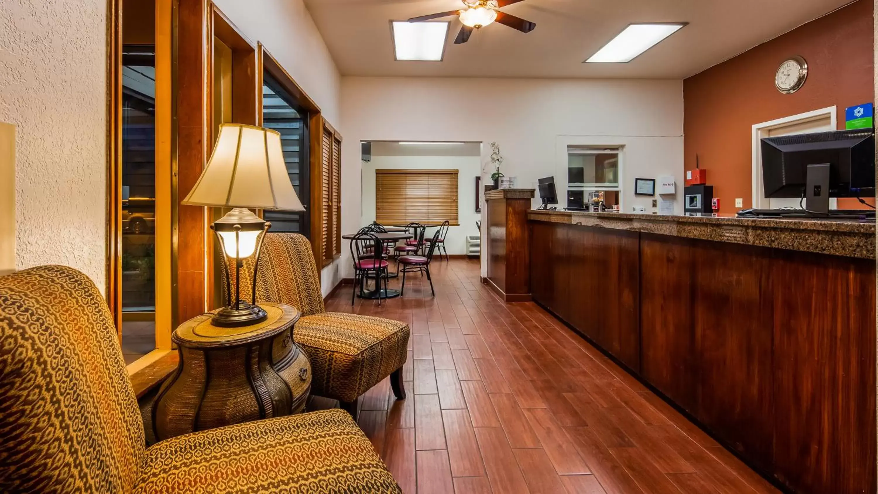 Lobby or reception, Lobby/Reception in SureStay Hotel by Best Western Wenatchee