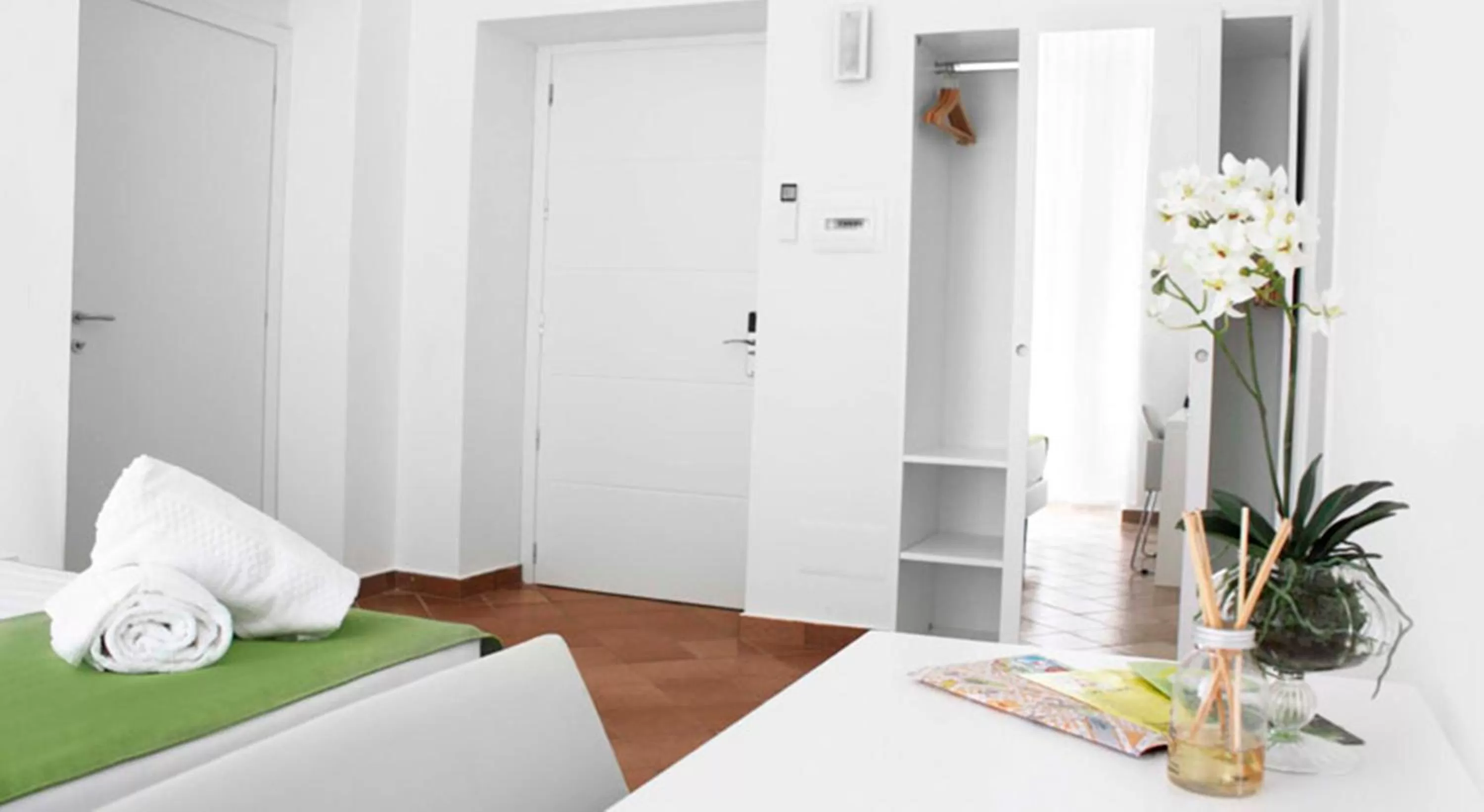 Bedroom, Bed in Roma Resort Colosseum