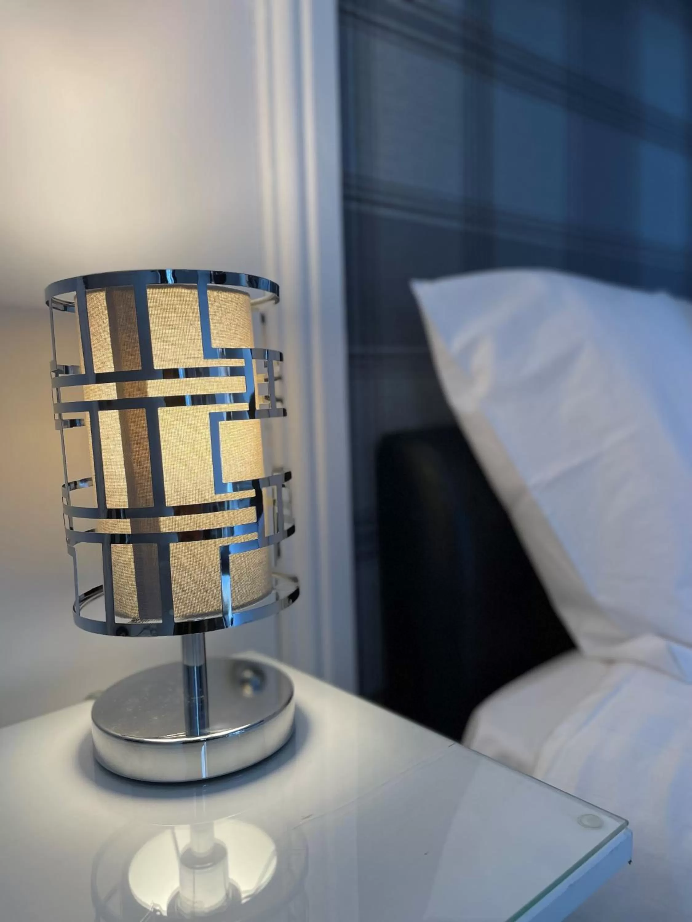 Bedroom, Bed in The Whittington and Cat