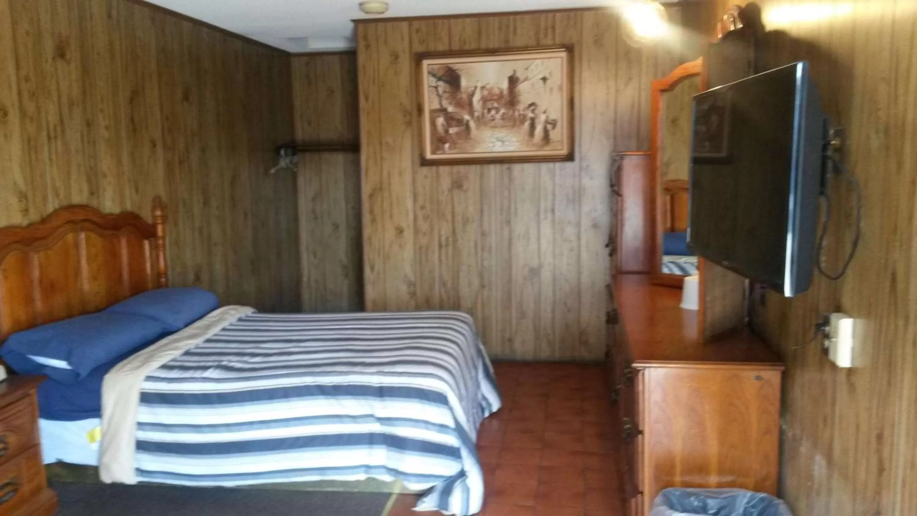 Double Room with One Double Bed - Non-Smoking in Mayflower Motel Milford