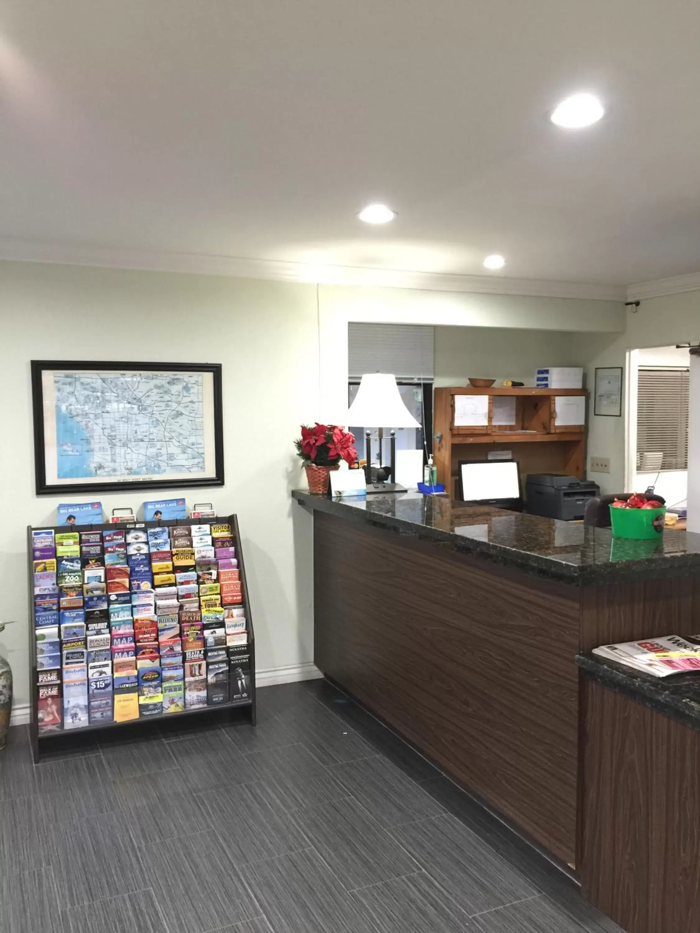 Lobby or reception in Hi-Way Host Motel Lobby or reception in Hi-Way Host Motel