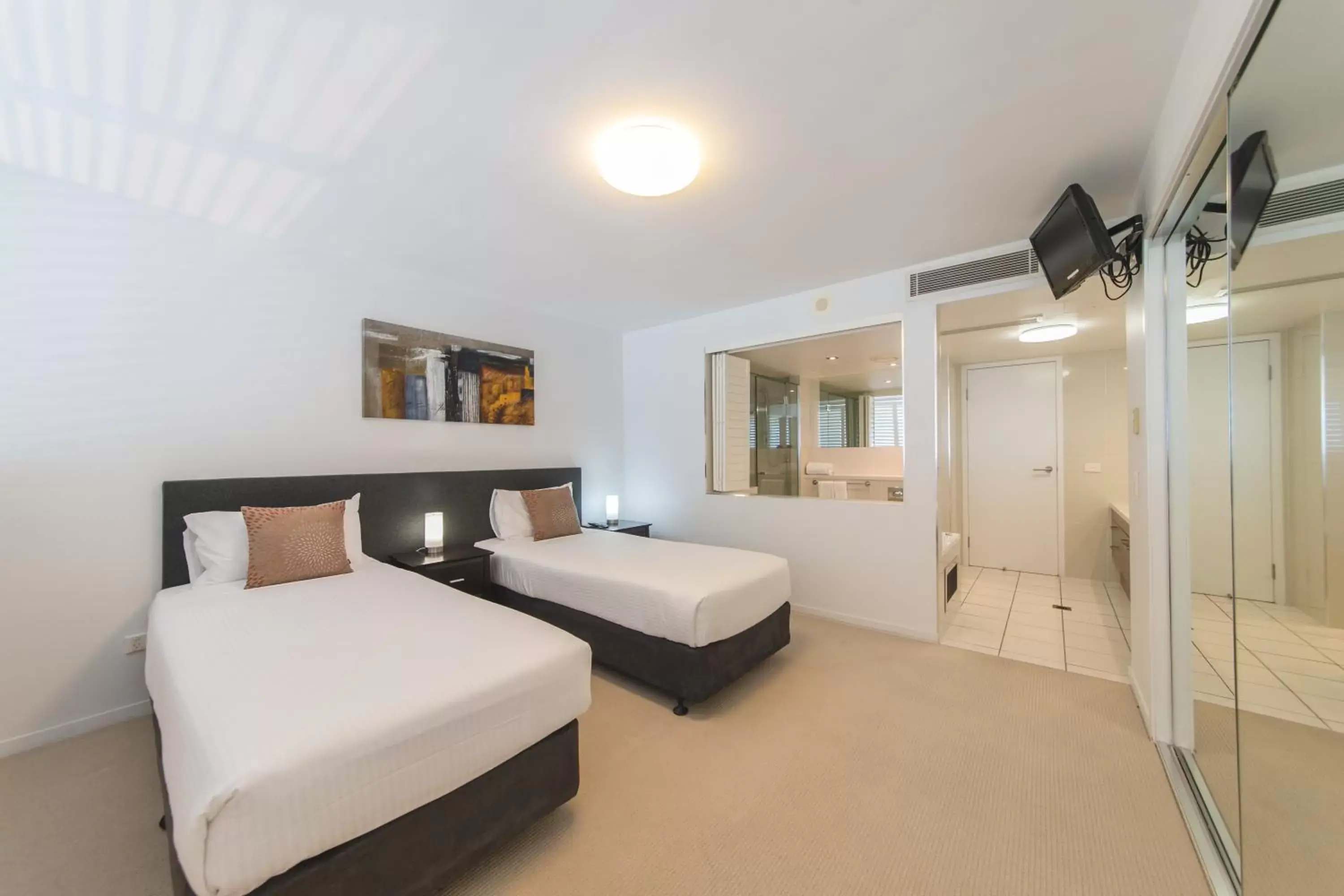 Bed in Echelon Apartments Yeppoon