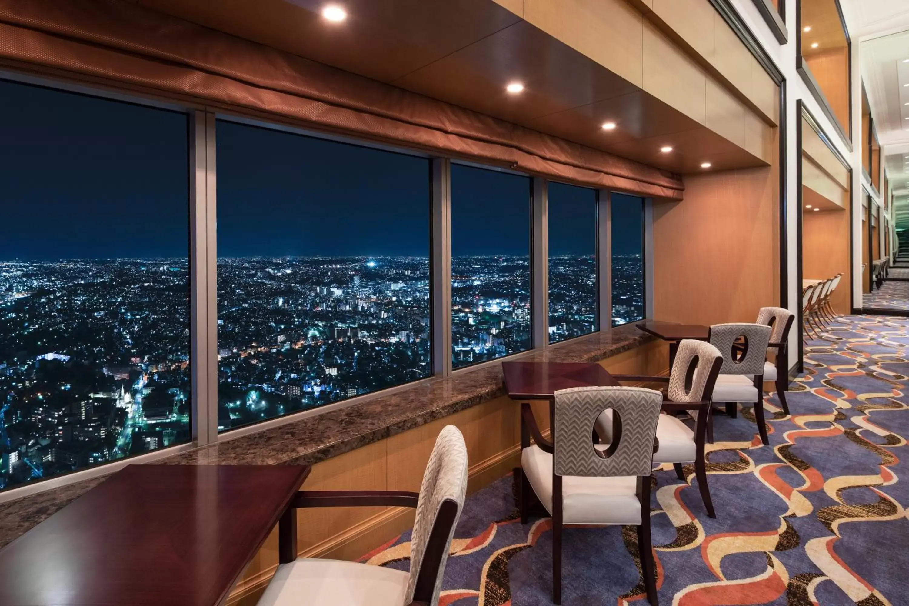 Lounge or bar in Yokohama Royal Park Hotel