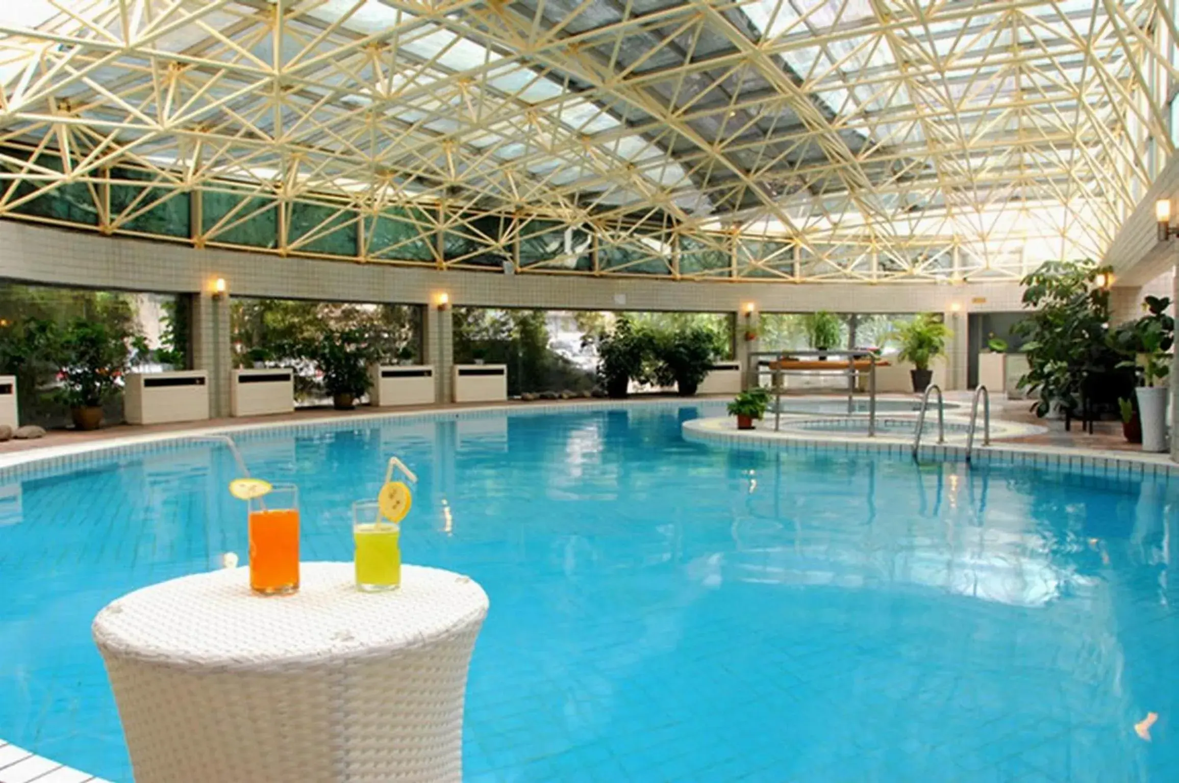 Swimming Pool in Jianguo Hotspring Hotel
