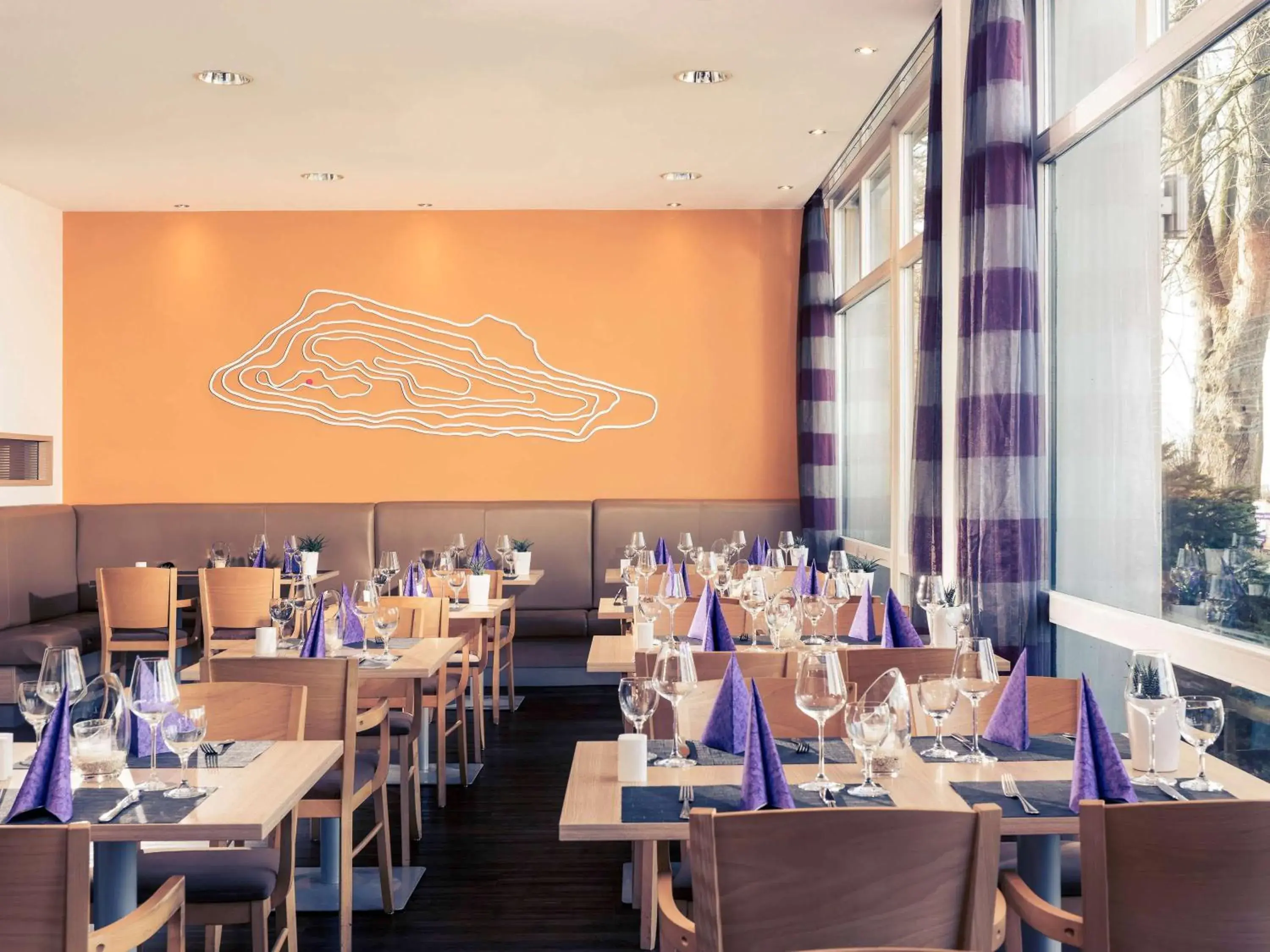 Restaurant/Places to Eat in Mercure Hotel Bielefeld Johannisberg