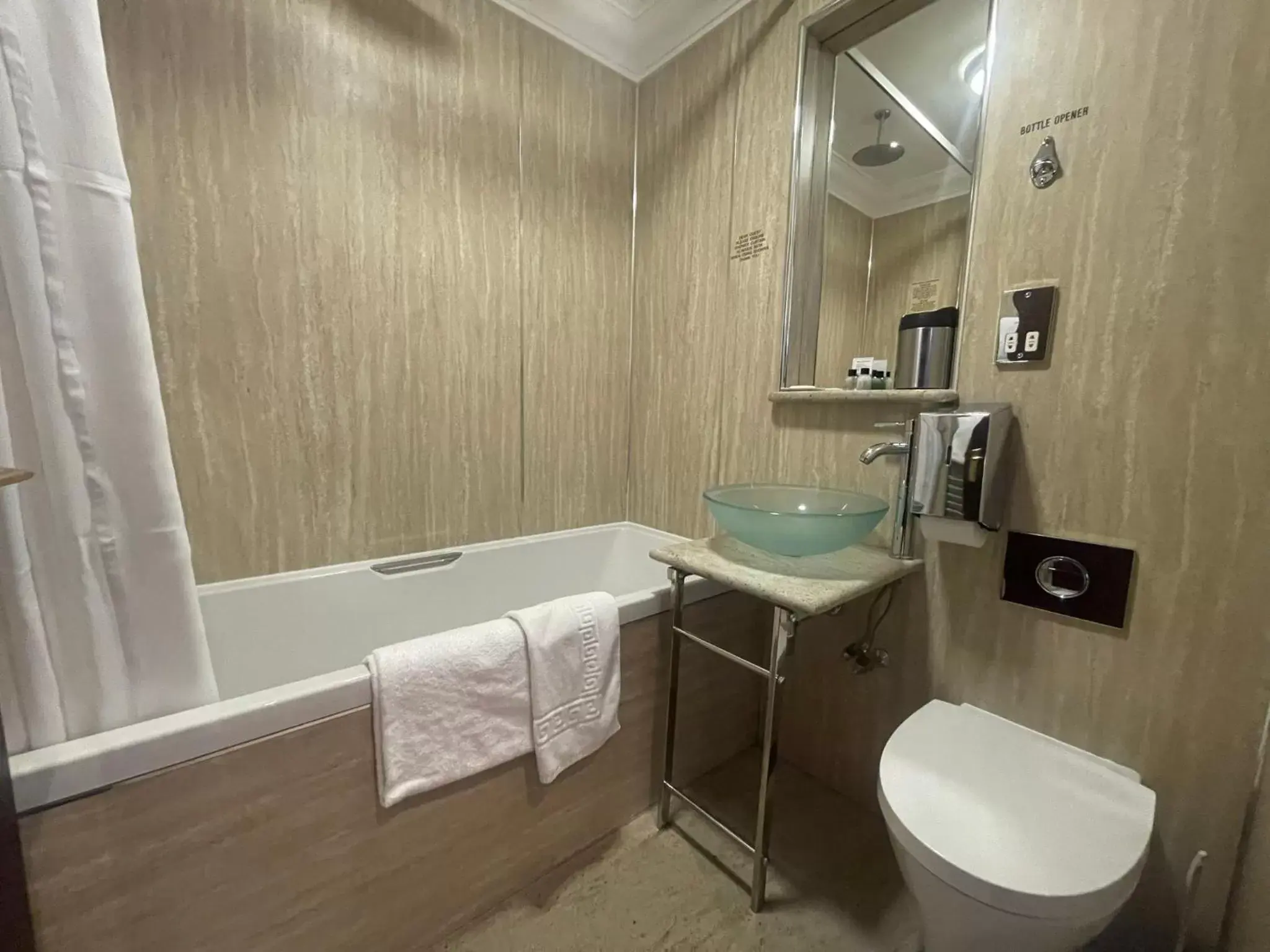 Bathroom in The Mansefield Hotel