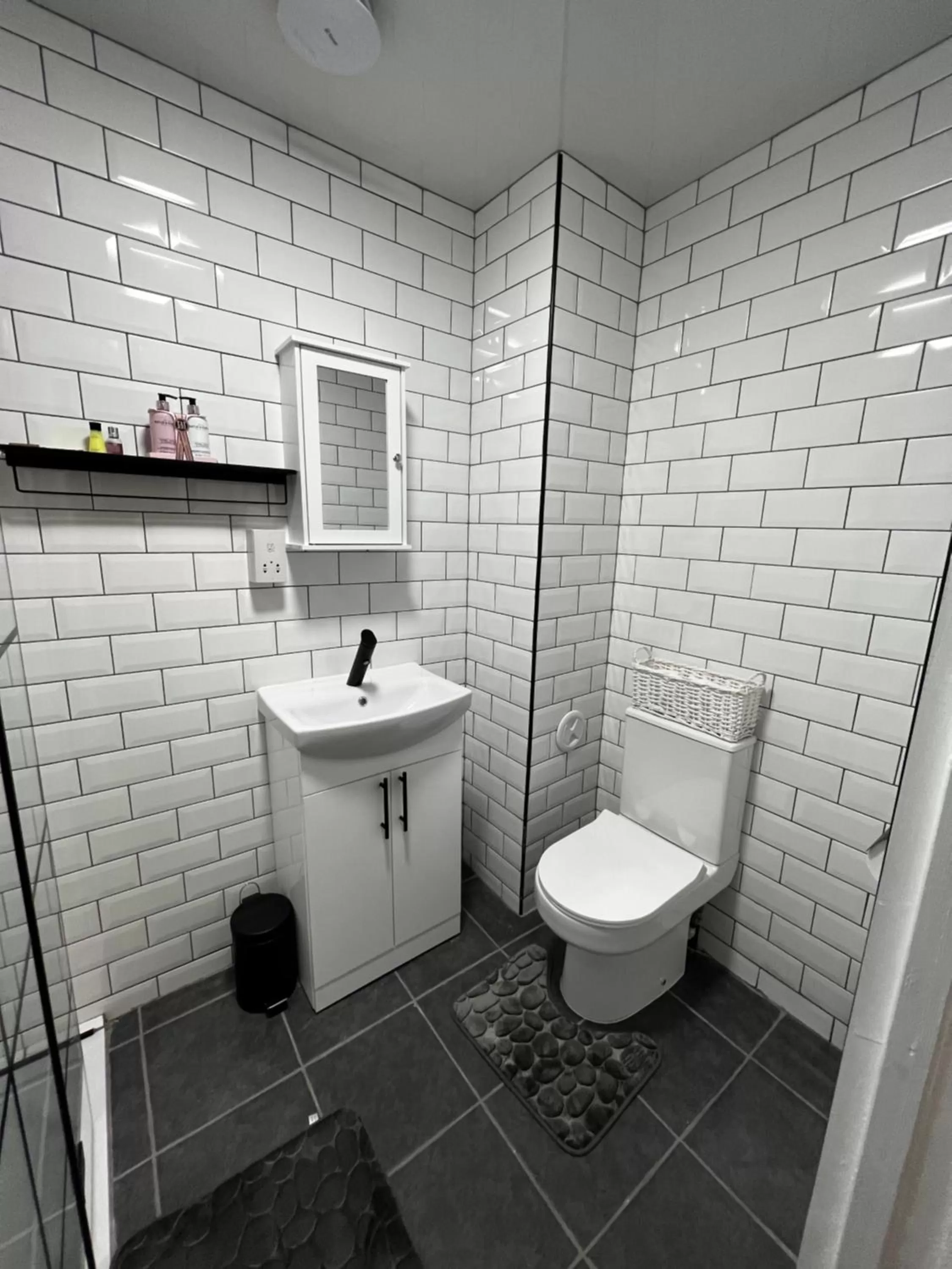 Bathroom in Amani Apartments - Glasgow City Centre