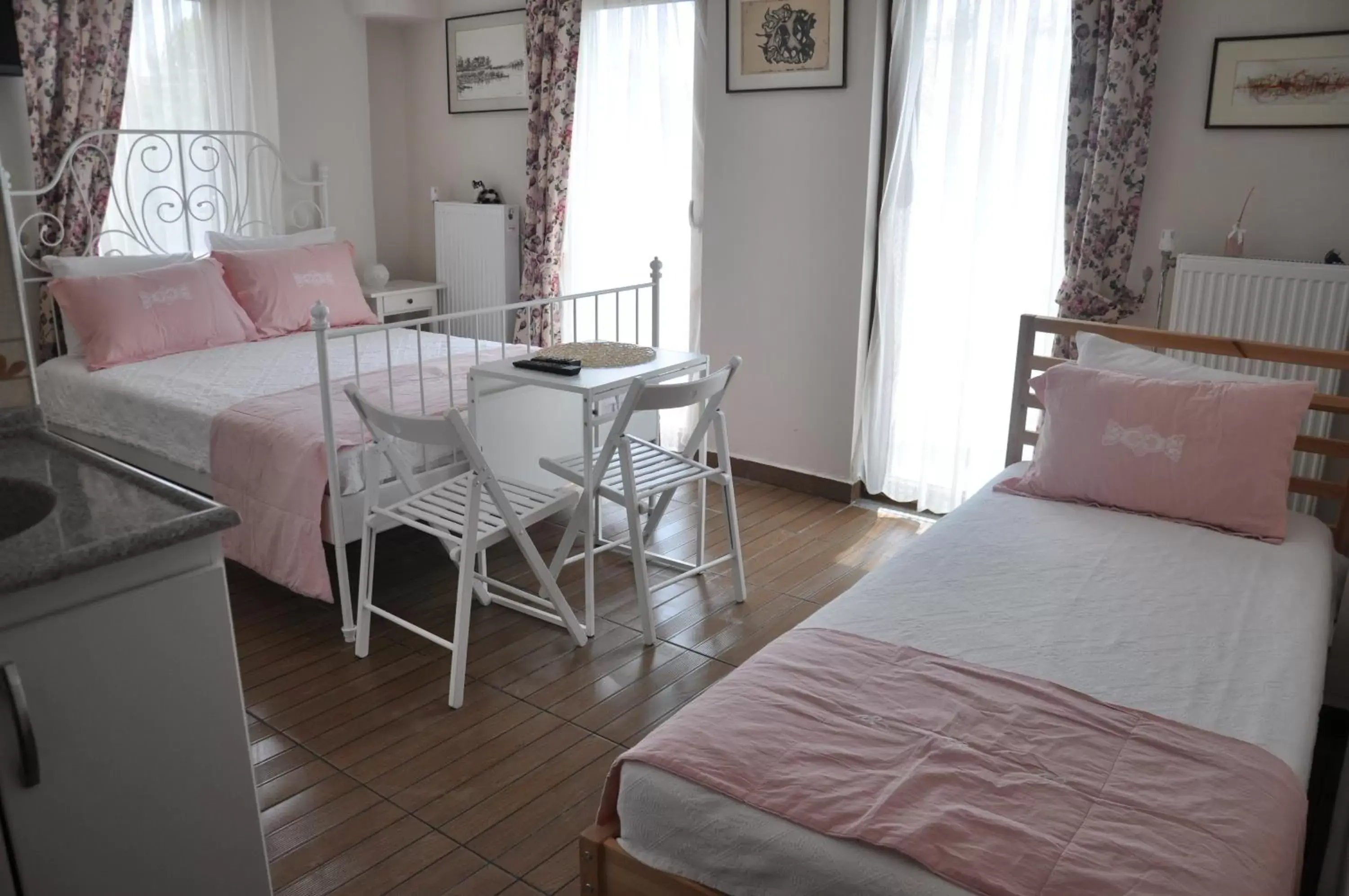 Deluxe Triple Room with Garden View in Ede Apart Otel Deluxe Triple Room with Garden View in Ede Apart Otel