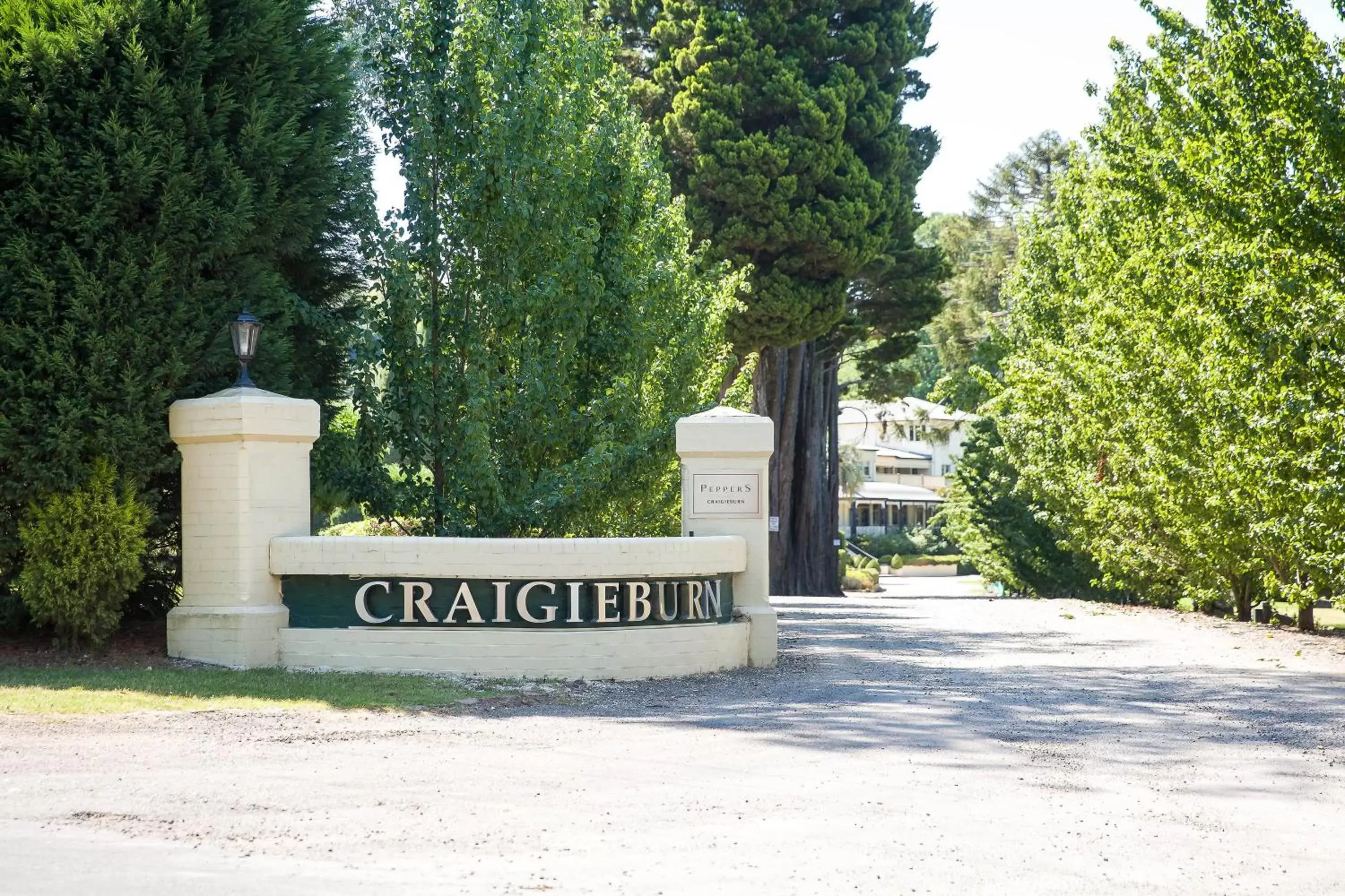 Facade/entrance, Property Logo/Sign in Peppers Craigieburn Resort