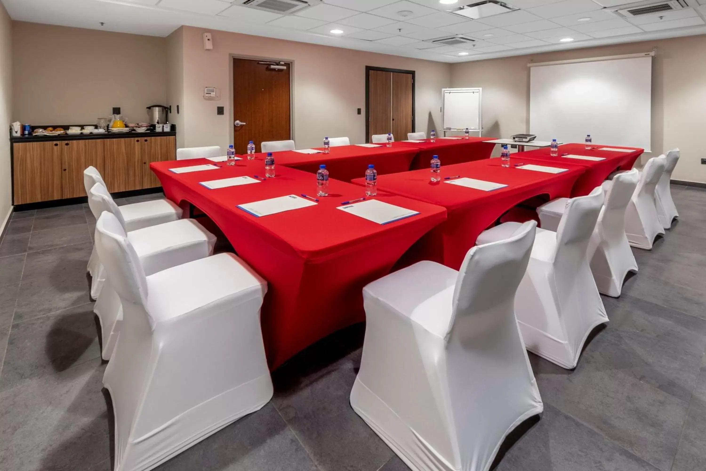 Meeting/conference room in City Express by Marriott Tuxpan