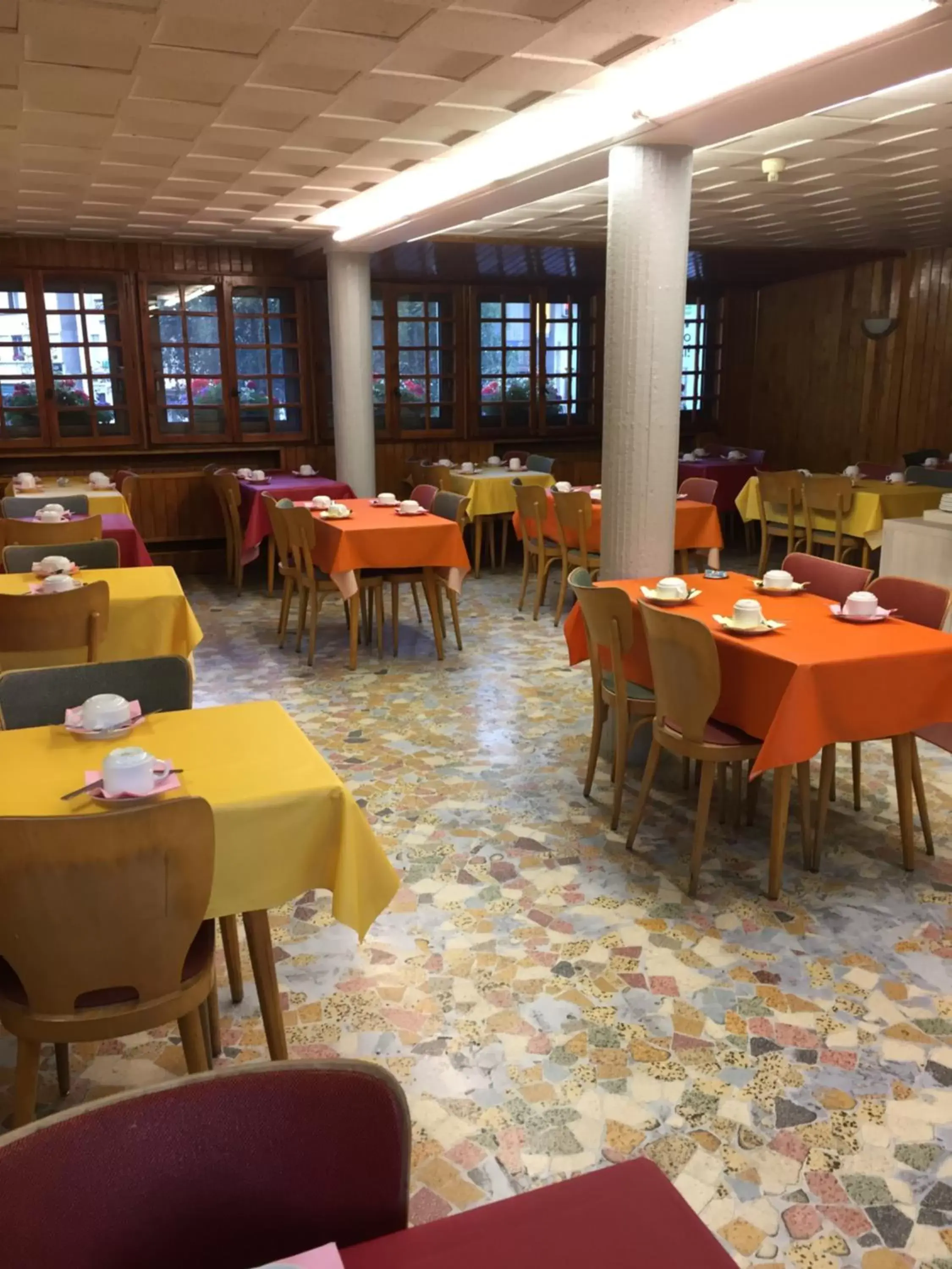 Banquet/Function facilities, Restaurant/Places to Eat in Hôtel Mont-Brison