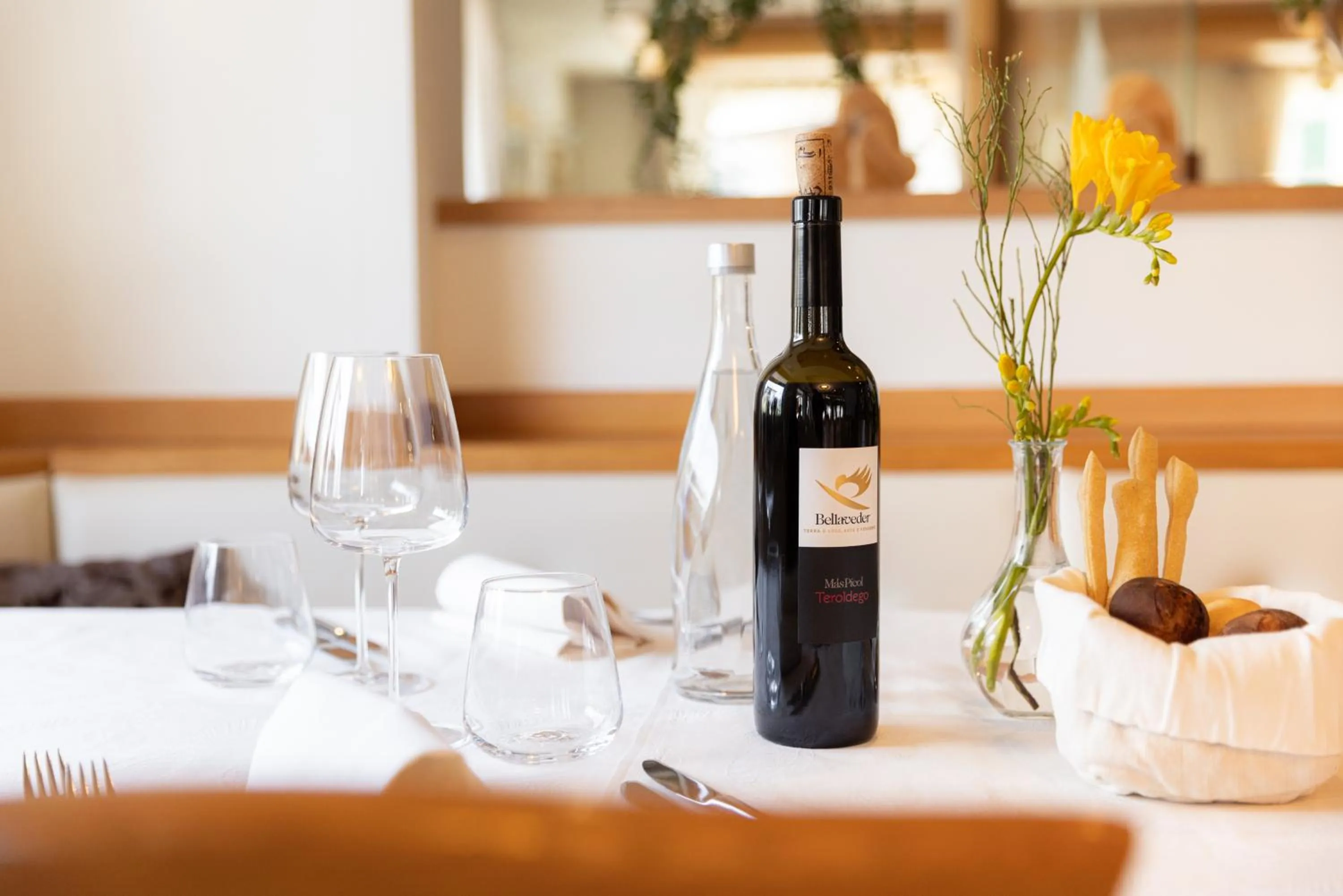 Restaurant/places to eat in Hotel Nele