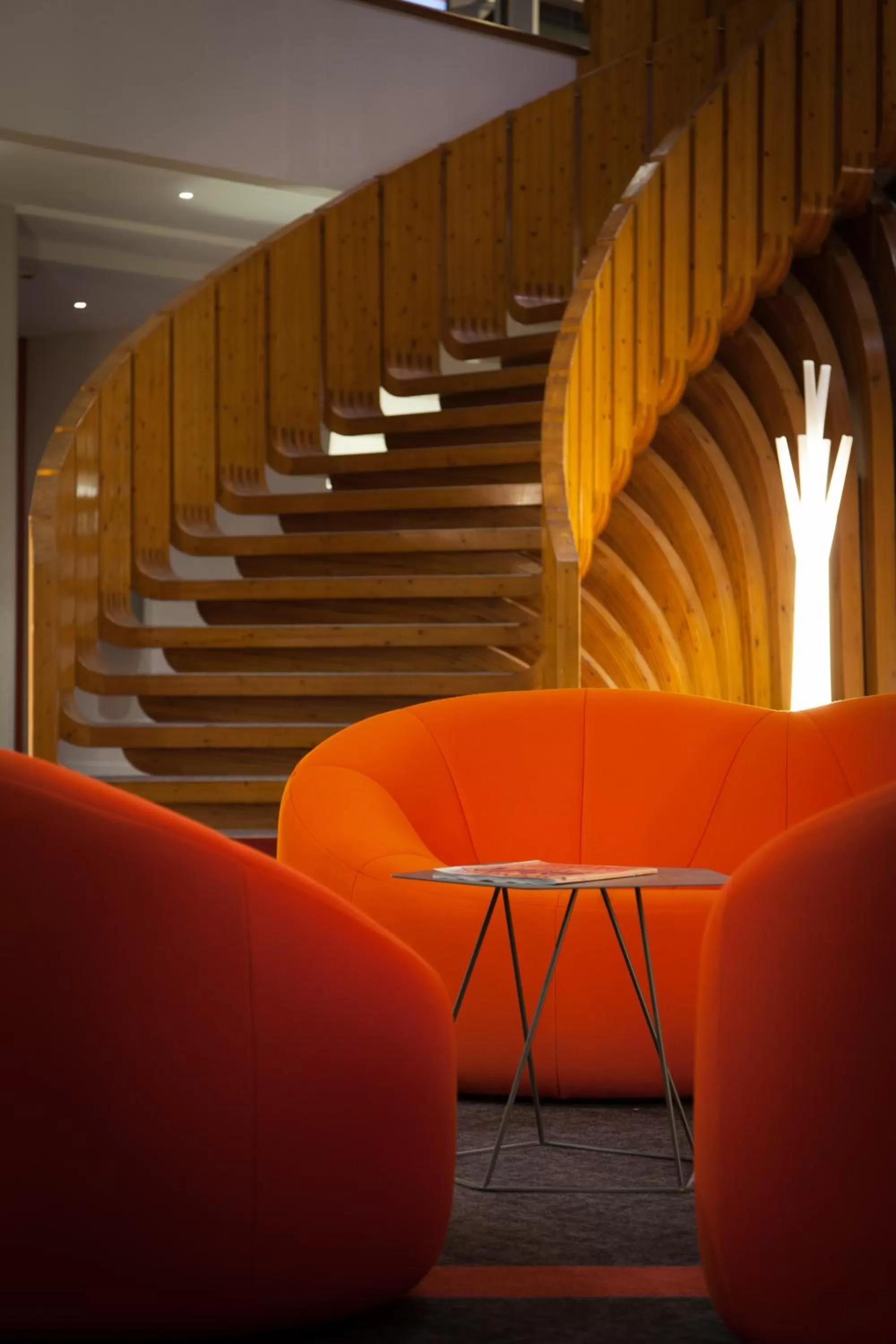 Lobby or reception in ibis Styles Poitiers Centre