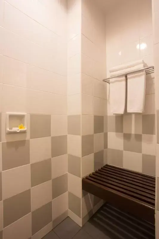 Bathroom in Bintang Flores Hotel