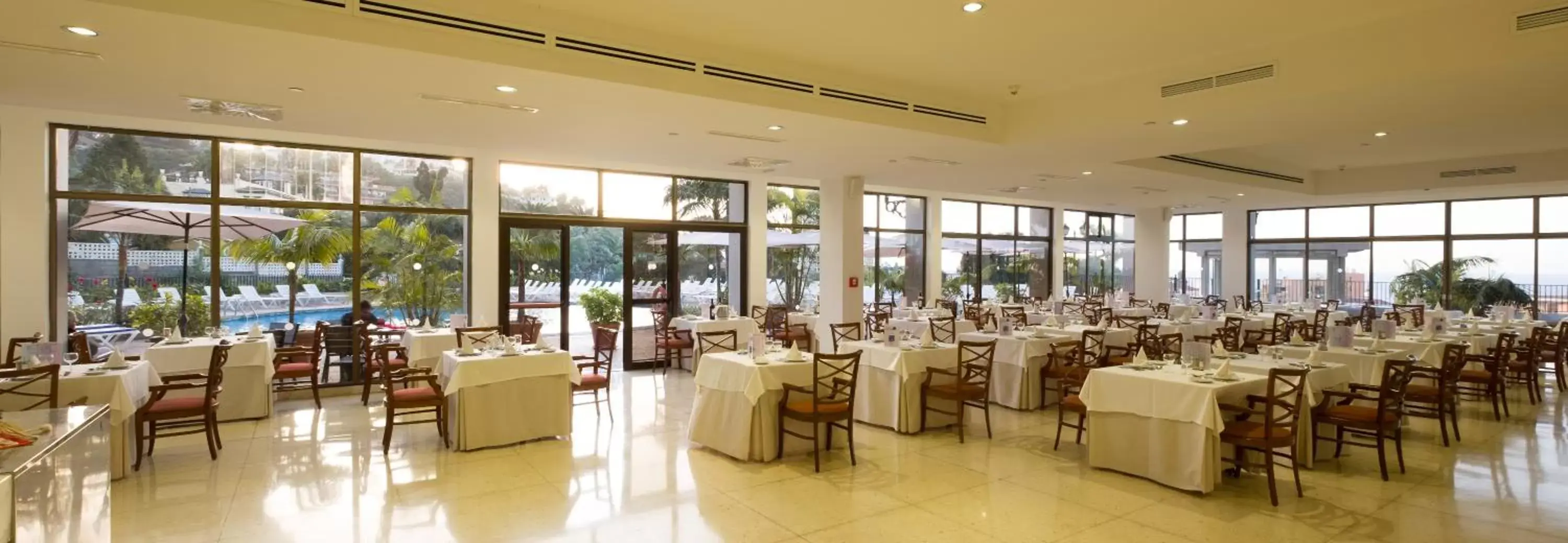 Restaurant/Places to Eat in Hotel Atlantic El Tope